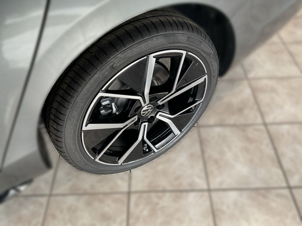 Volkswagen Passat 1.5 eHybrid DSG R-Line PANO MATRIX-LED