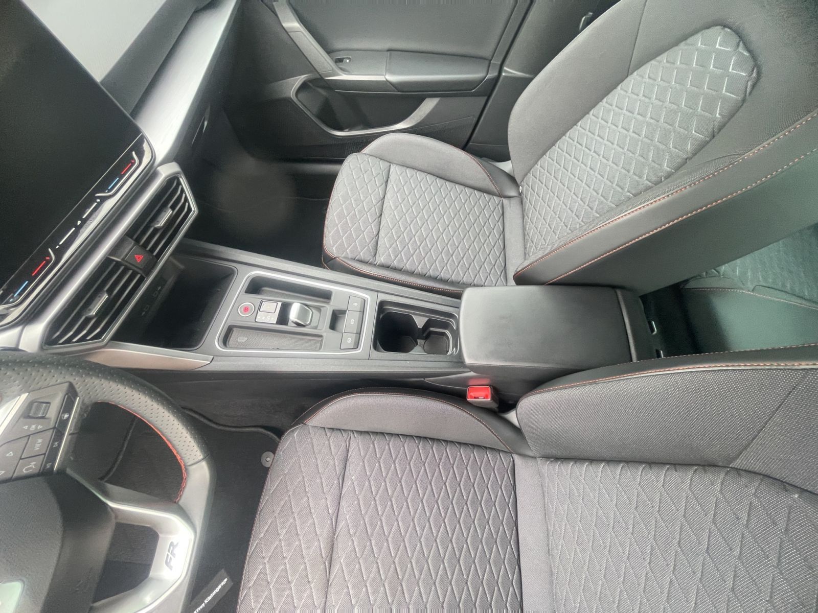 Seat Leon Sportstourer 2.0 TDI DSG FR AHK/Kamera/Navi