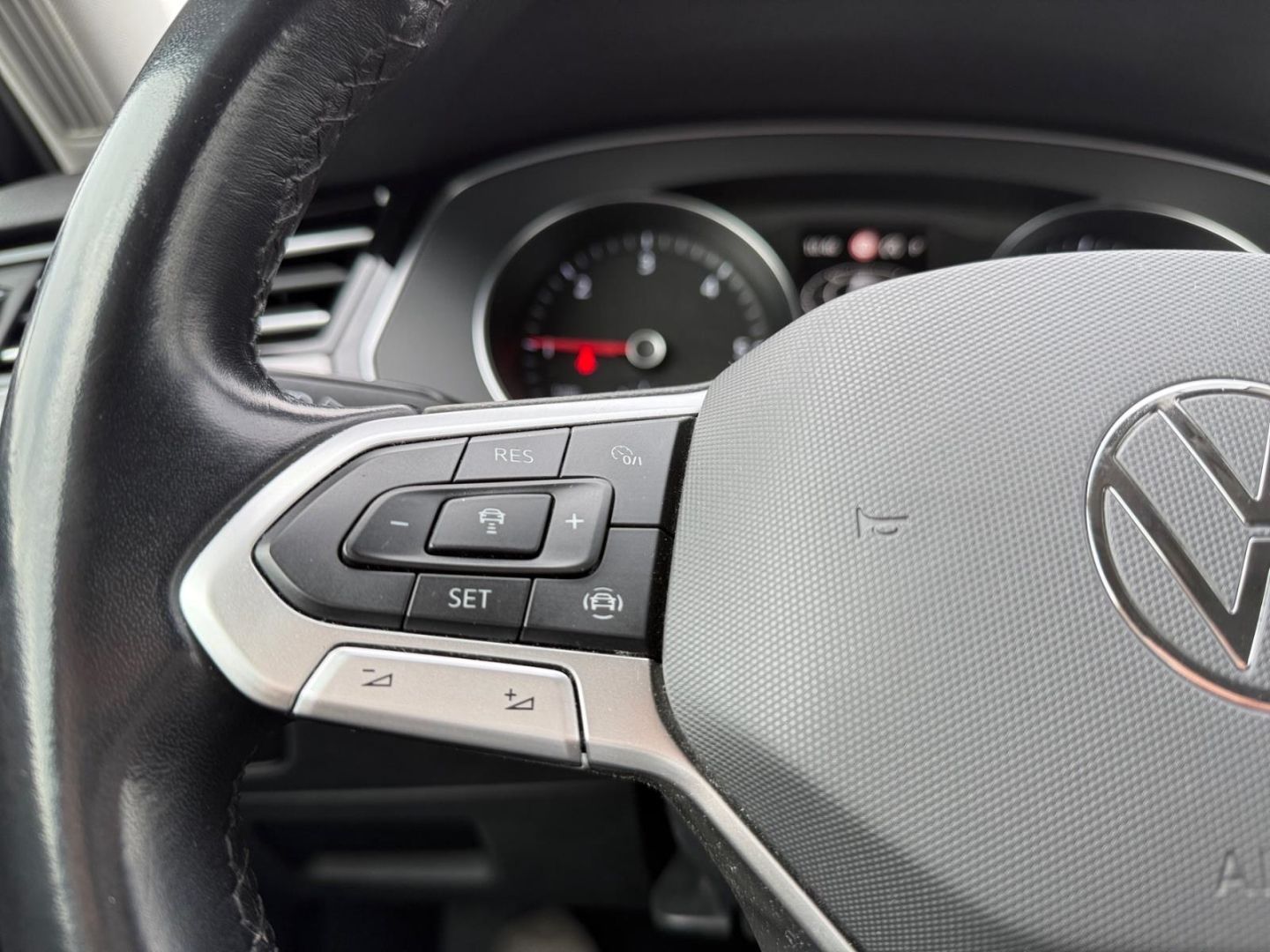 Volkswagen Passat 2.0 TDI DSG - Samsaru's Car Outlet