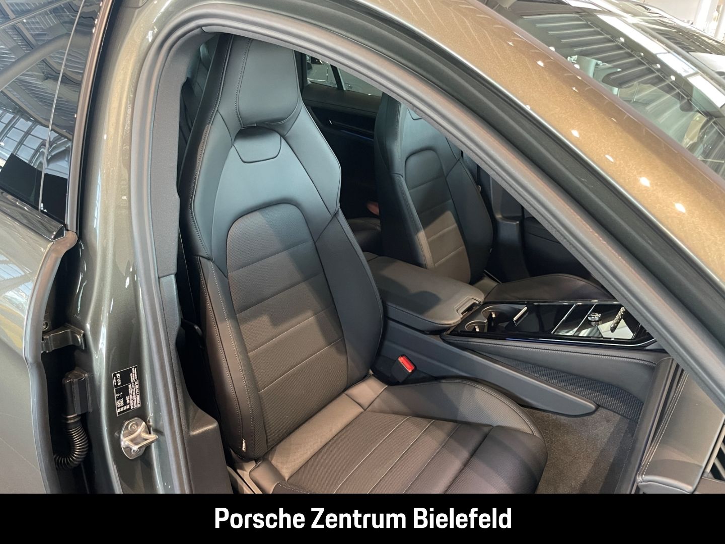 Porsche Panamera 4S E-Hybrid Surround-View Luftfederung
