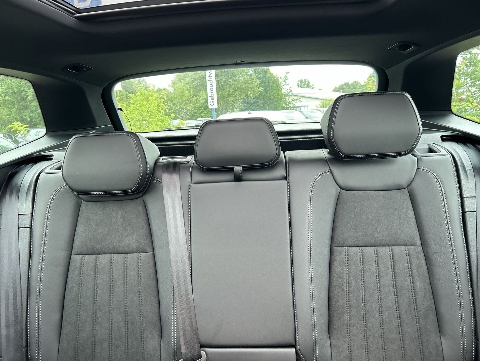 Skoda Karoq 2.0 TSI Sportline Pano Matrix ACC AHK LED