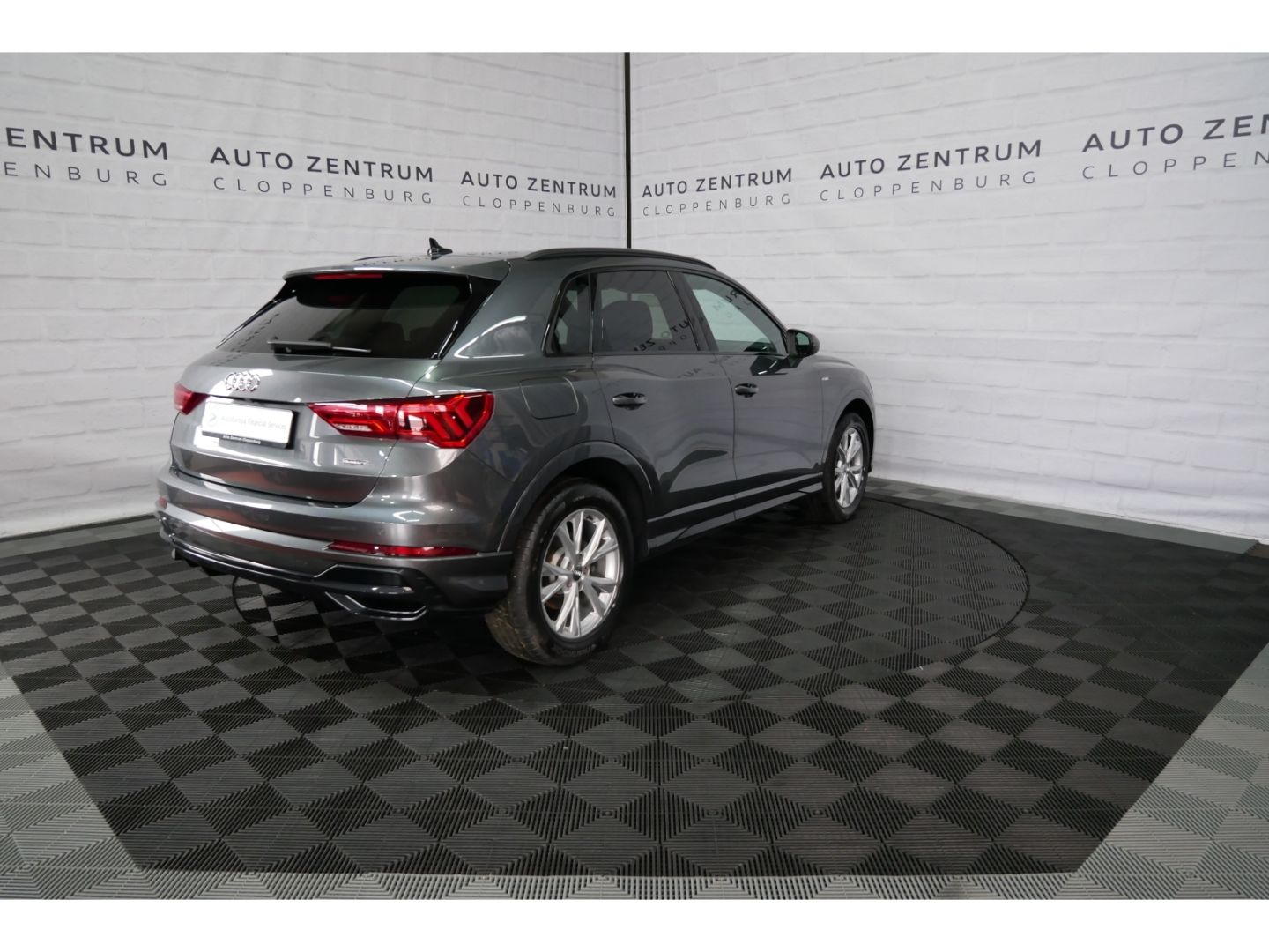 Audi Q3 40 TDI q S line - Samsaru's Car Outlet