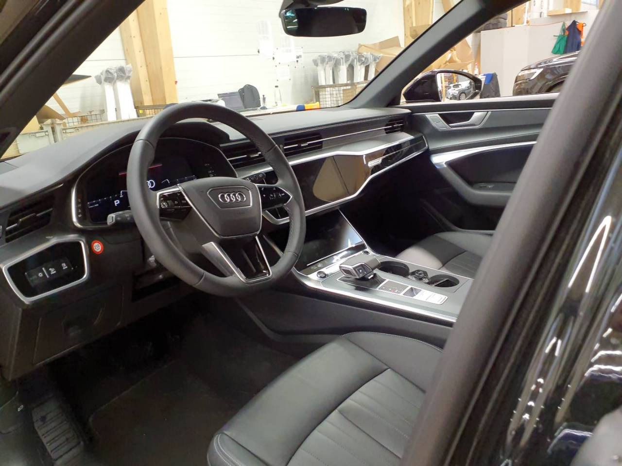 Audi A6 Avant 40 TDI quattro Black - Samsaru's Car Outlet