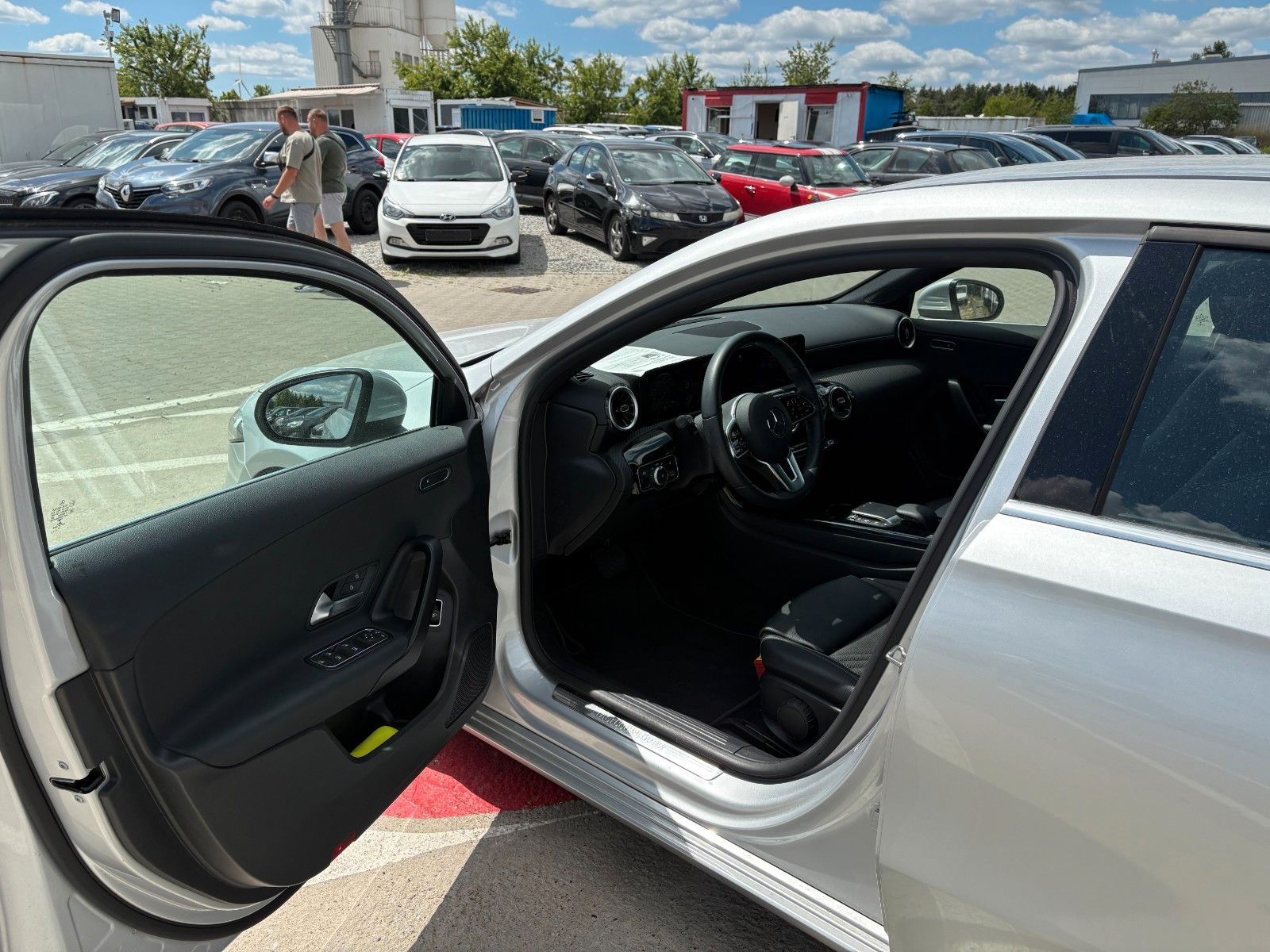 Mercedes-Benz A 180d Business - Samsaru's Car Outlet