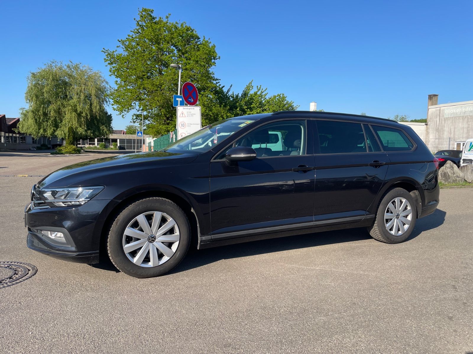 Volkswagen Passat Variant - Samsaru's Car Outlet