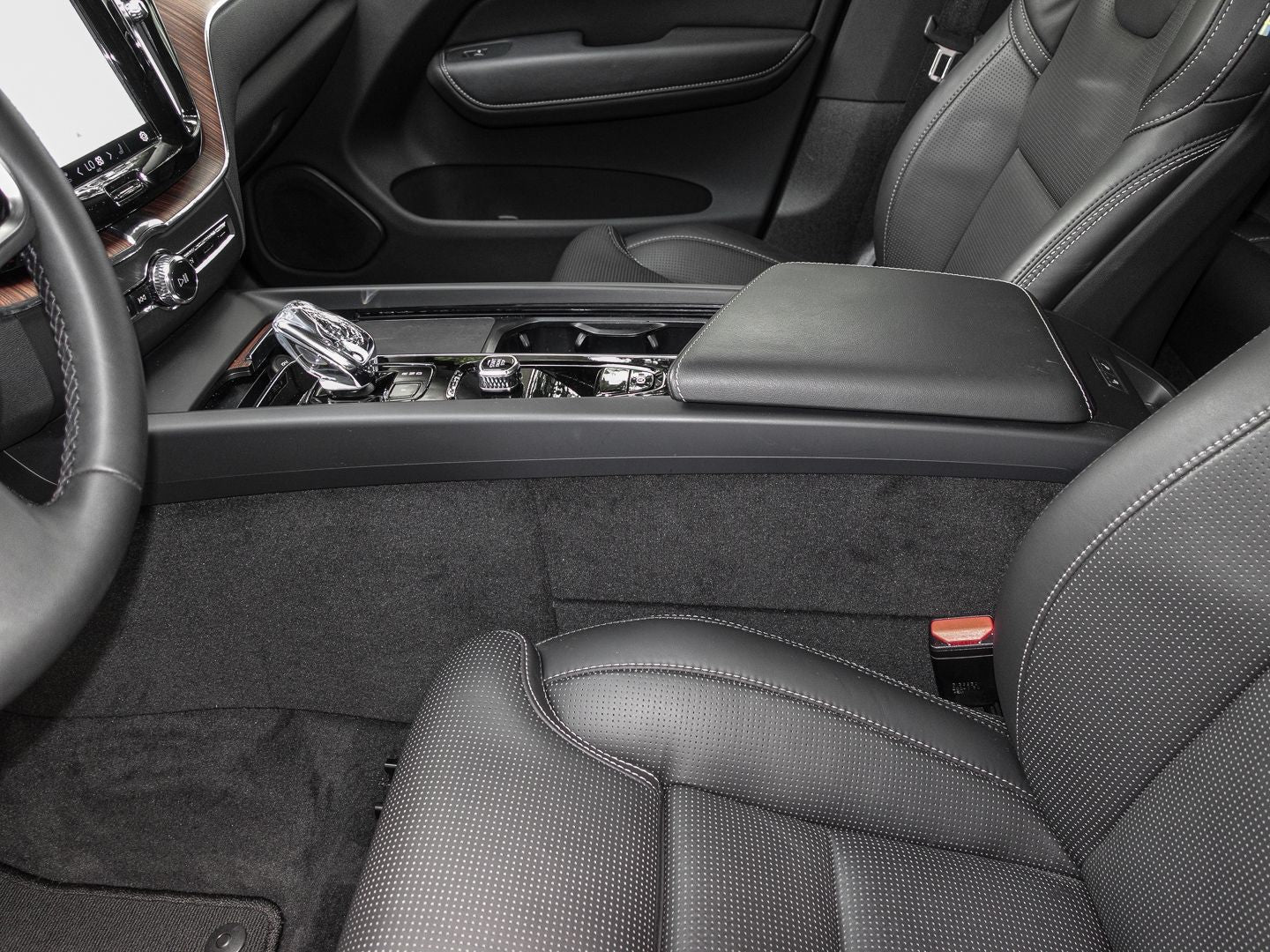 Volvo XC60 Ultra Dark Recharge Plug-In Hybrid AWD T8 T