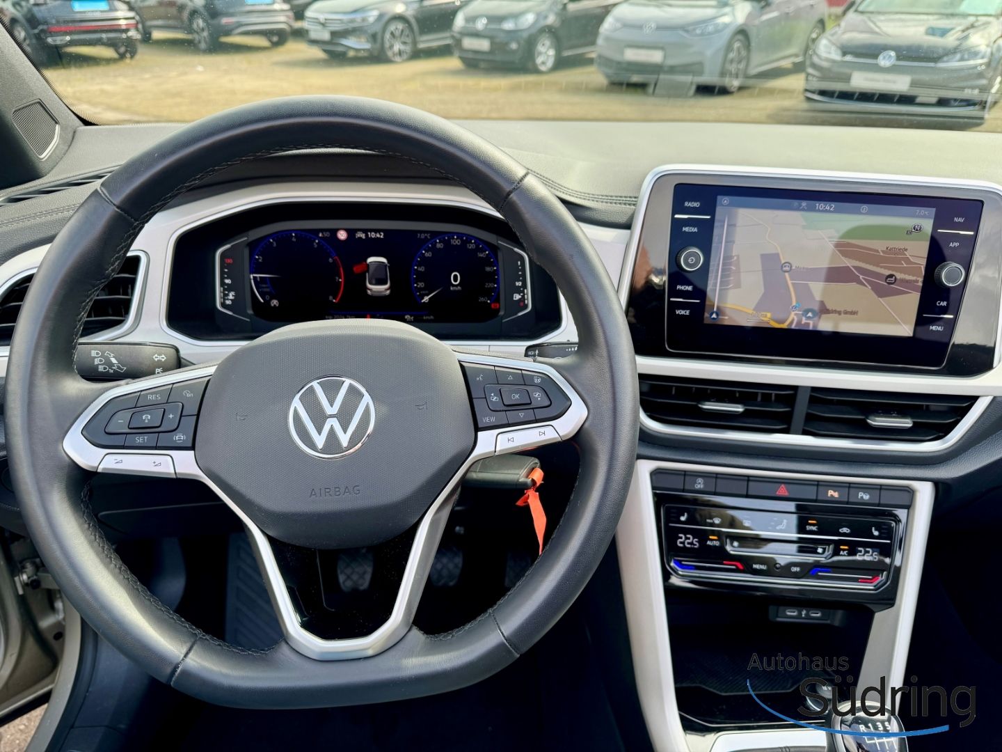 Volkswagen T-Roc Cabriolet 1.0 TSI Style - Samsaru's Car Outlet