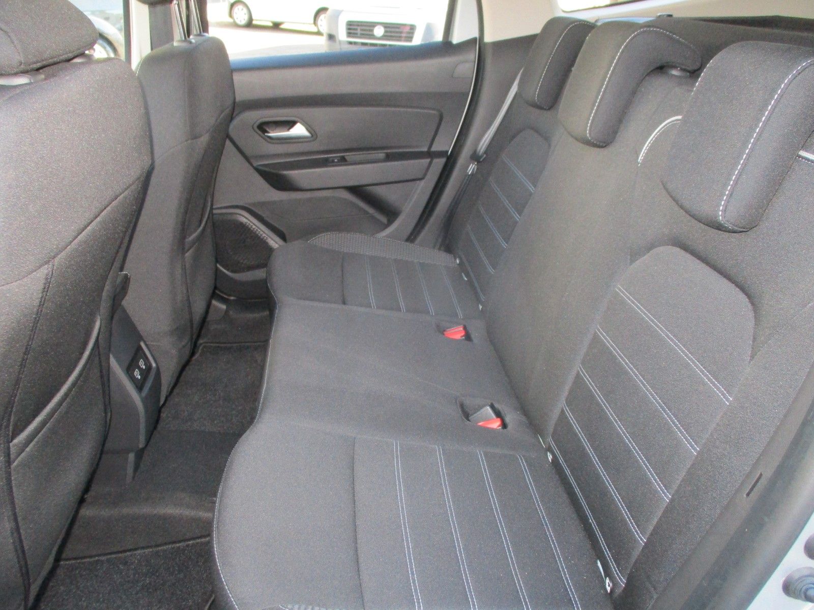 Dacia Duster Blue dCi 115 2WD Prestige - Samsaru's Car Outlet