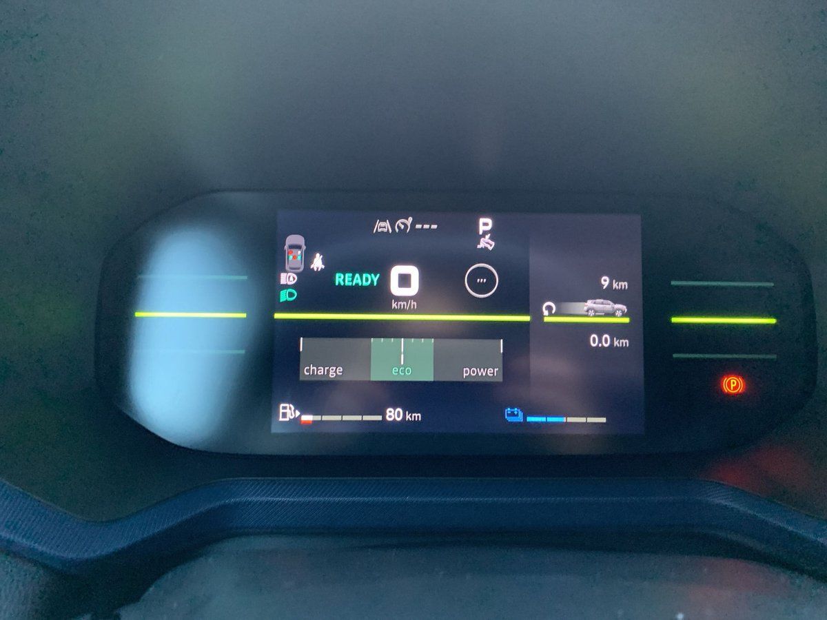 Dacia Duster HYBRID 140 - Samsaru's Car Outlet