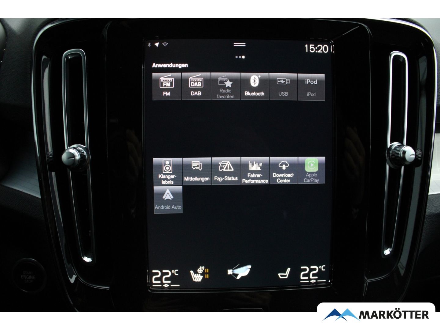 Volvo XC40 Plus Dark Recharge Plug-In Hybrid 2WD AHK