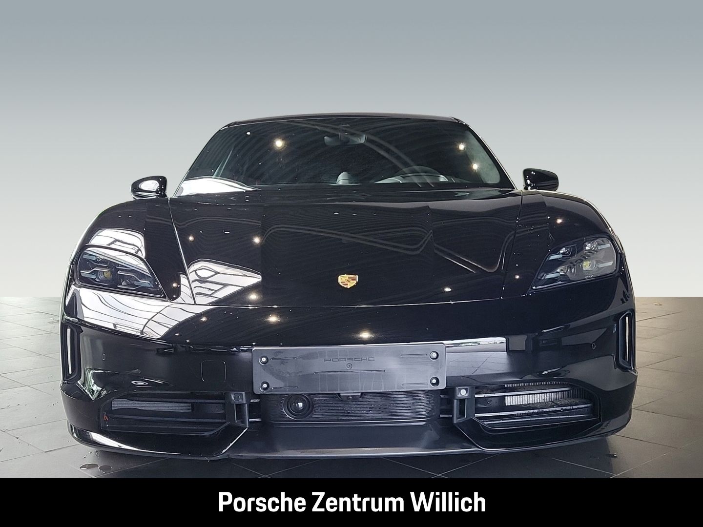 Porsche Taycan GTS HA-Lenkung Active-Ride Head-Up