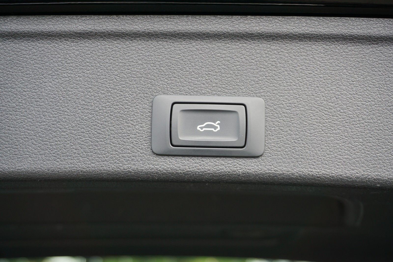 Audi A4 Avant 45 TDI quattro S line - Samsaru's Car Outlet