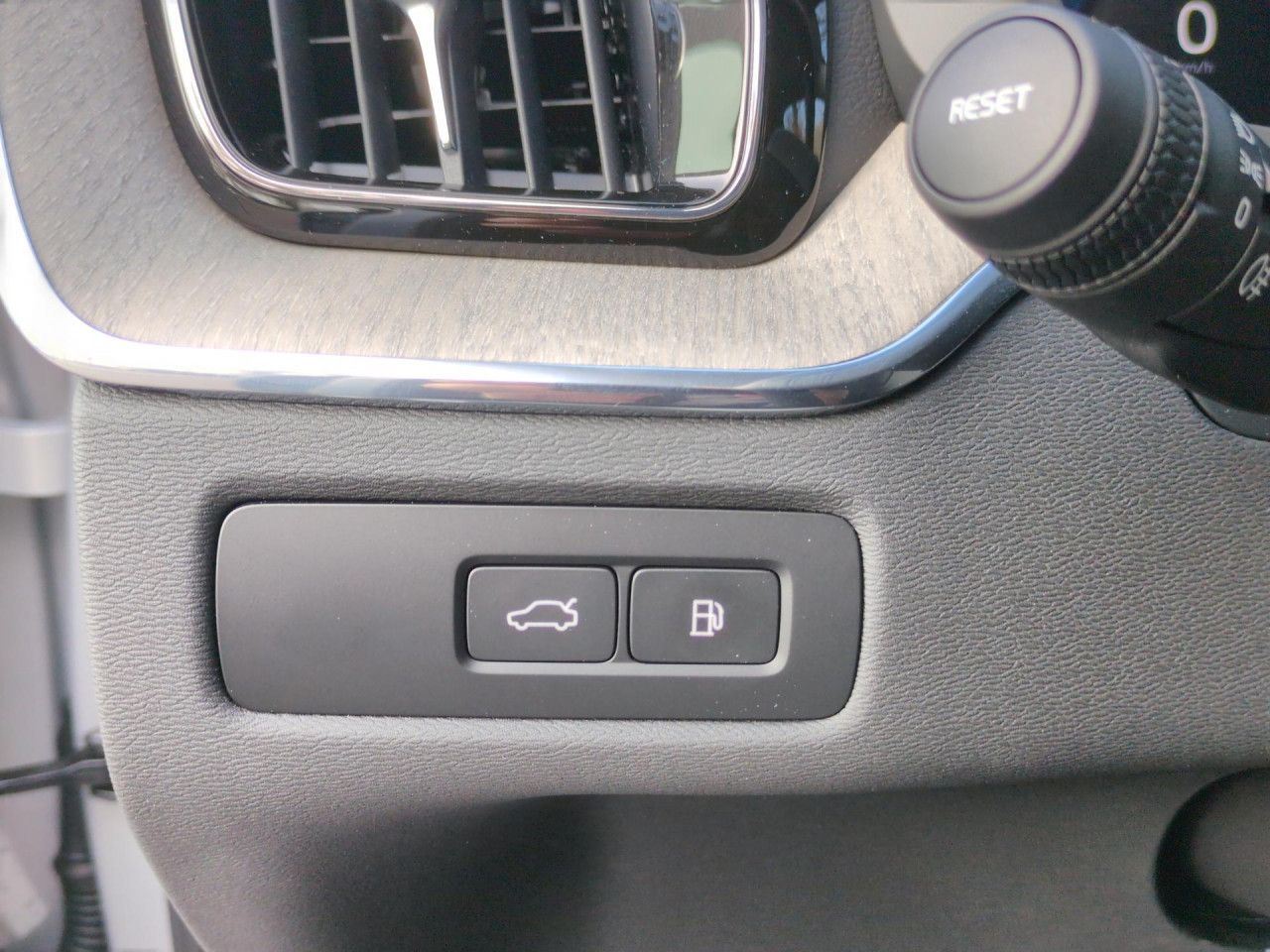 Volvo XC60 T8 Recharge Ultra Dark Plug-In Hybrid AWD