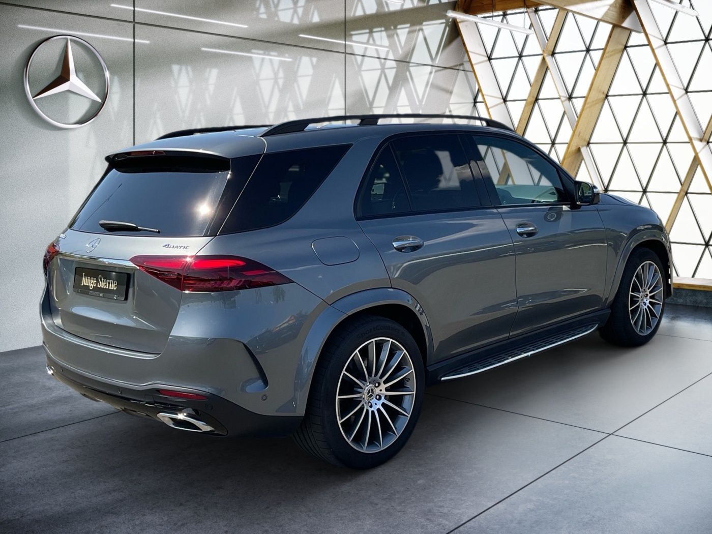 Mercedes-Benz GLE 300 d 4MATIC AMG Night*AHK*HUD*Pano*Airmatic