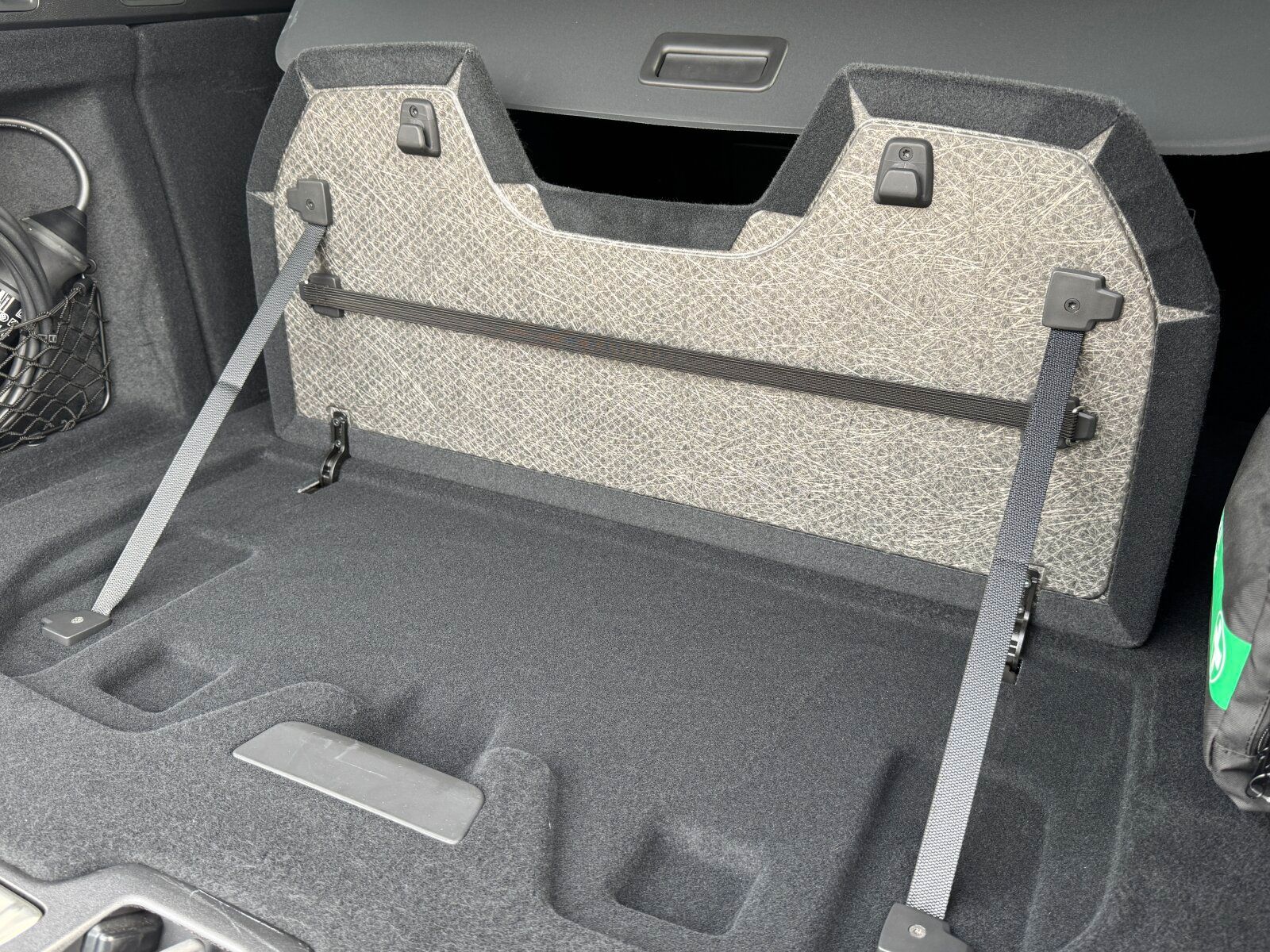 Volvo V60 T6 Ultra Dark B&W|MASSAGE|LEDER BRAUN|AHK|