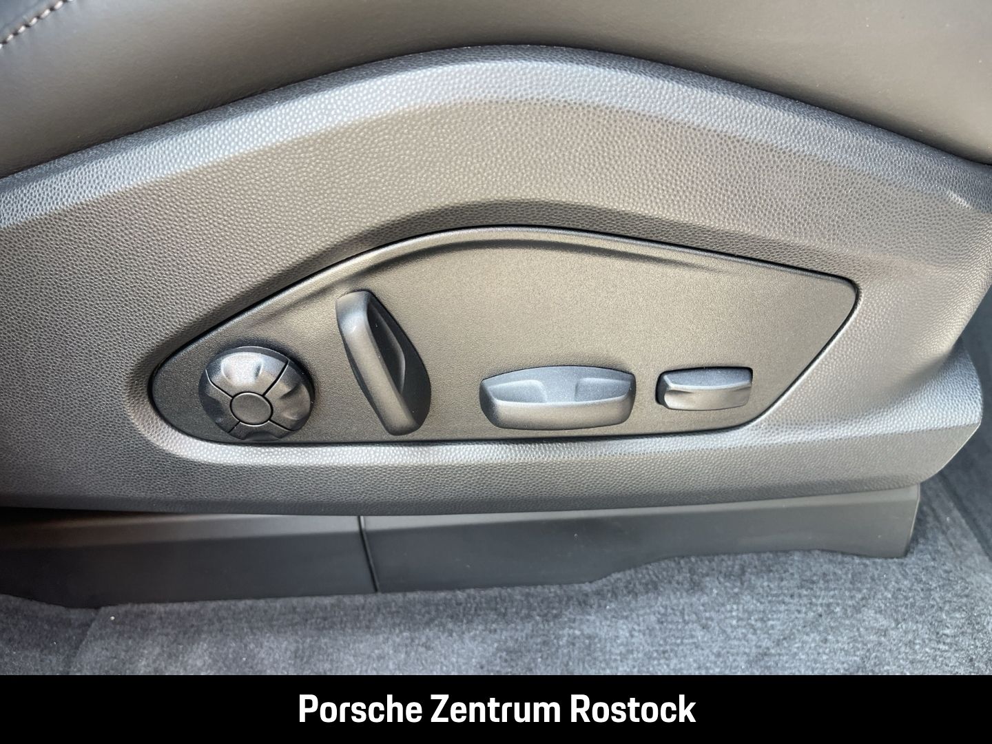 Porsche Macan 4S BOSE Panoramadach LED-Matrix InnoDrive