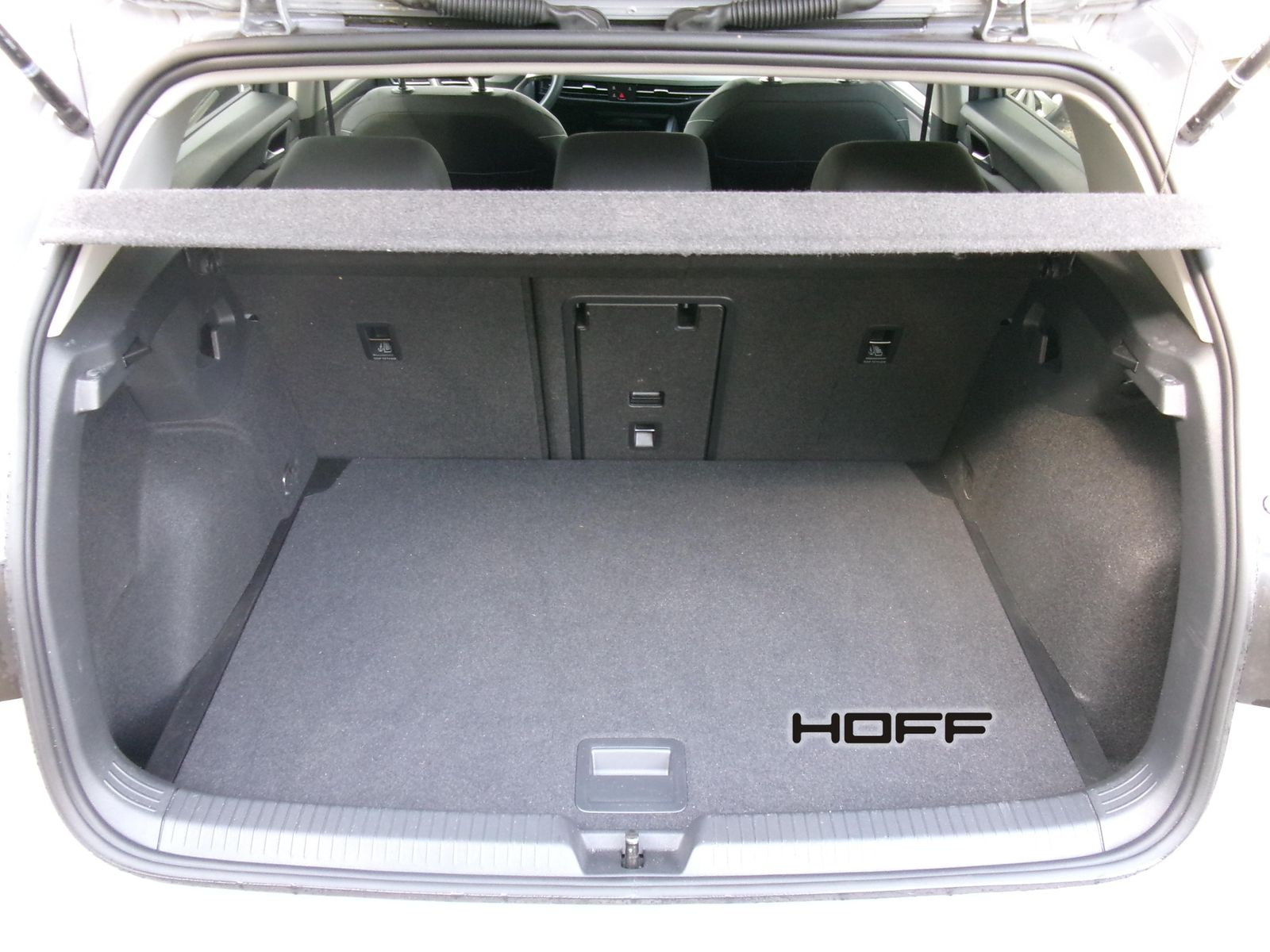 Volkswagen Golf VIII 1.0 eTSI Move - Samsaru's Car Outlet