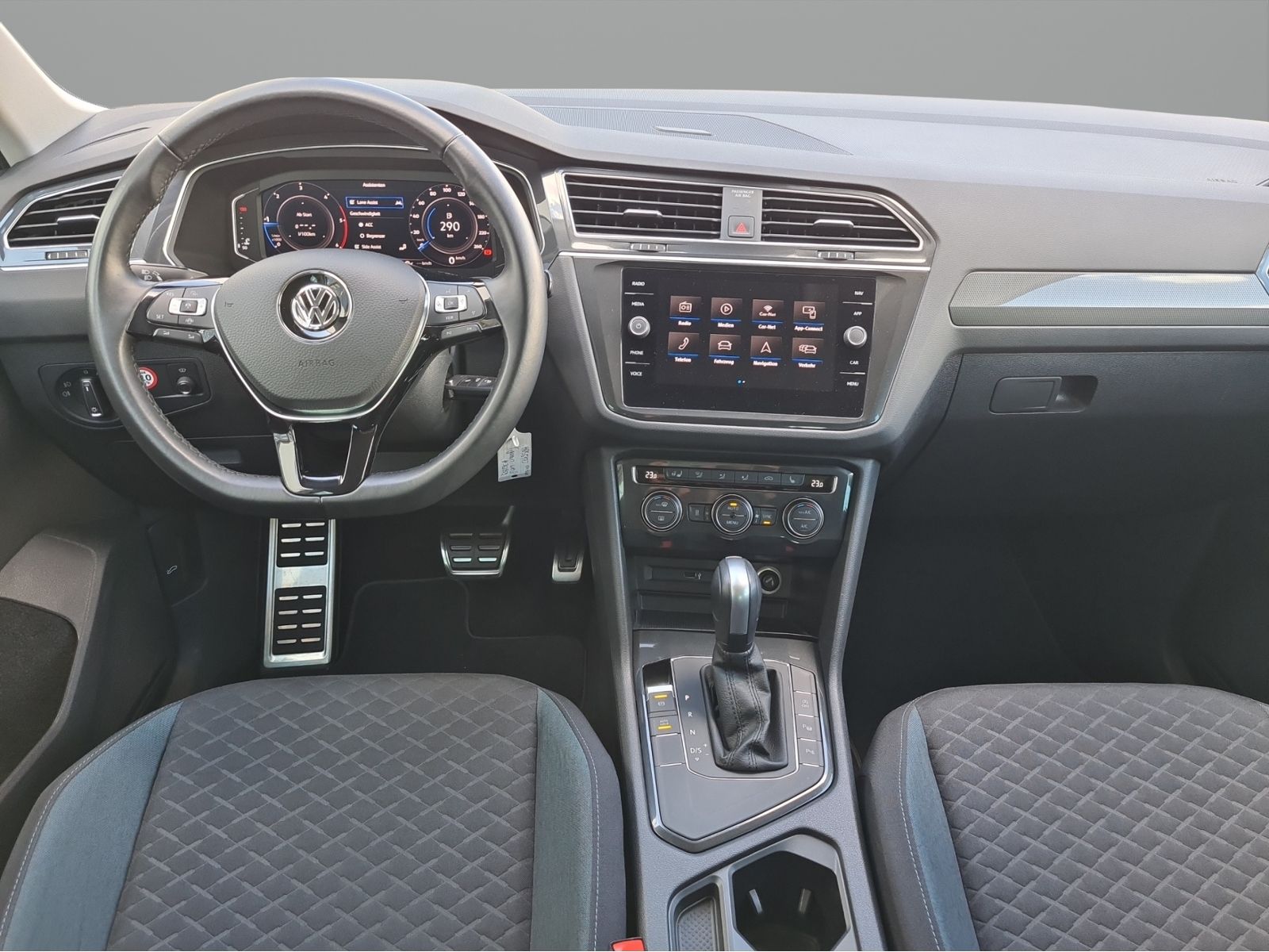 Volkswagen Tiguan 2.0 TDI DSG IQ.DRIVE - Samsaru's Car Outlet