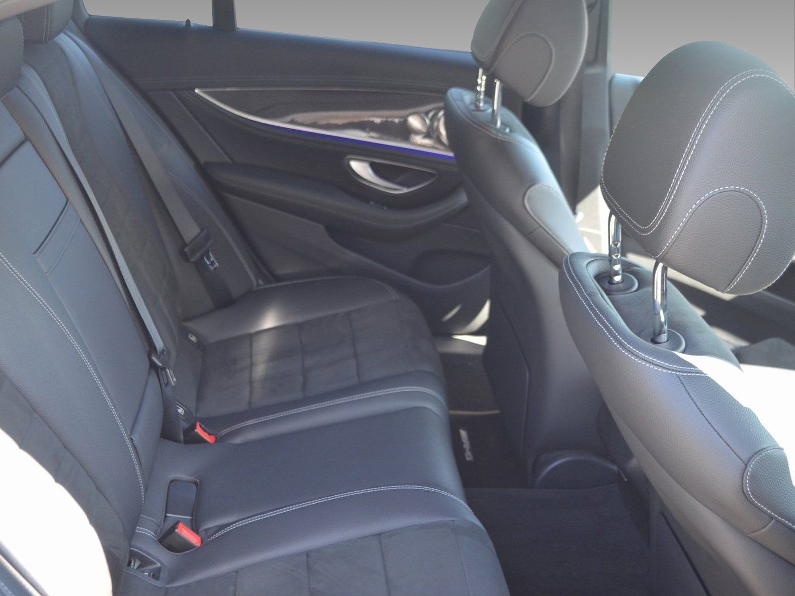 Mercedes-Benz E 300 de Lim AMG - Samsaru's Car Outlet