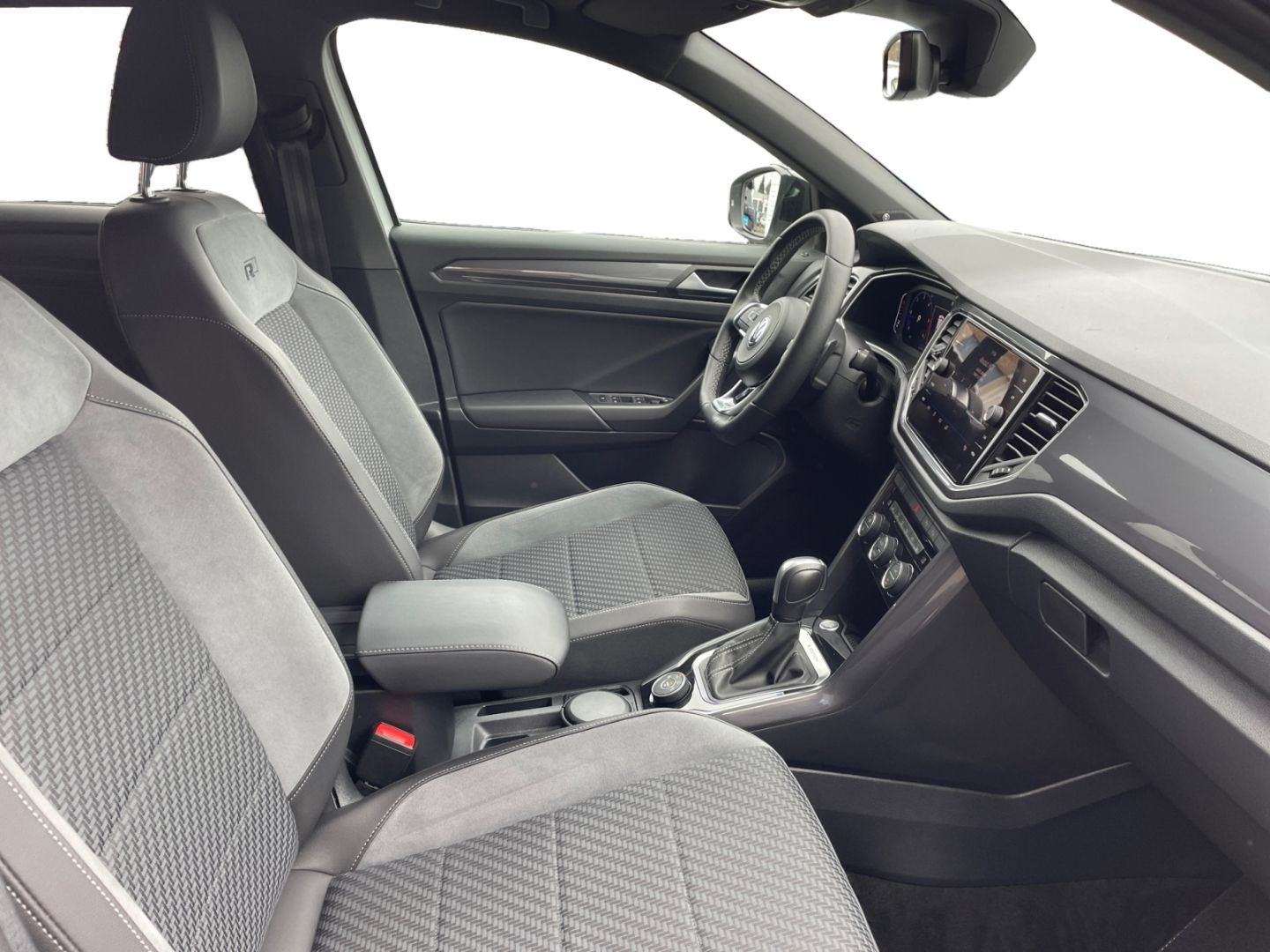 Volkswagen T-Roc R-Line 2.0 TDI 4M DSG - Samsaru's Car Outlet