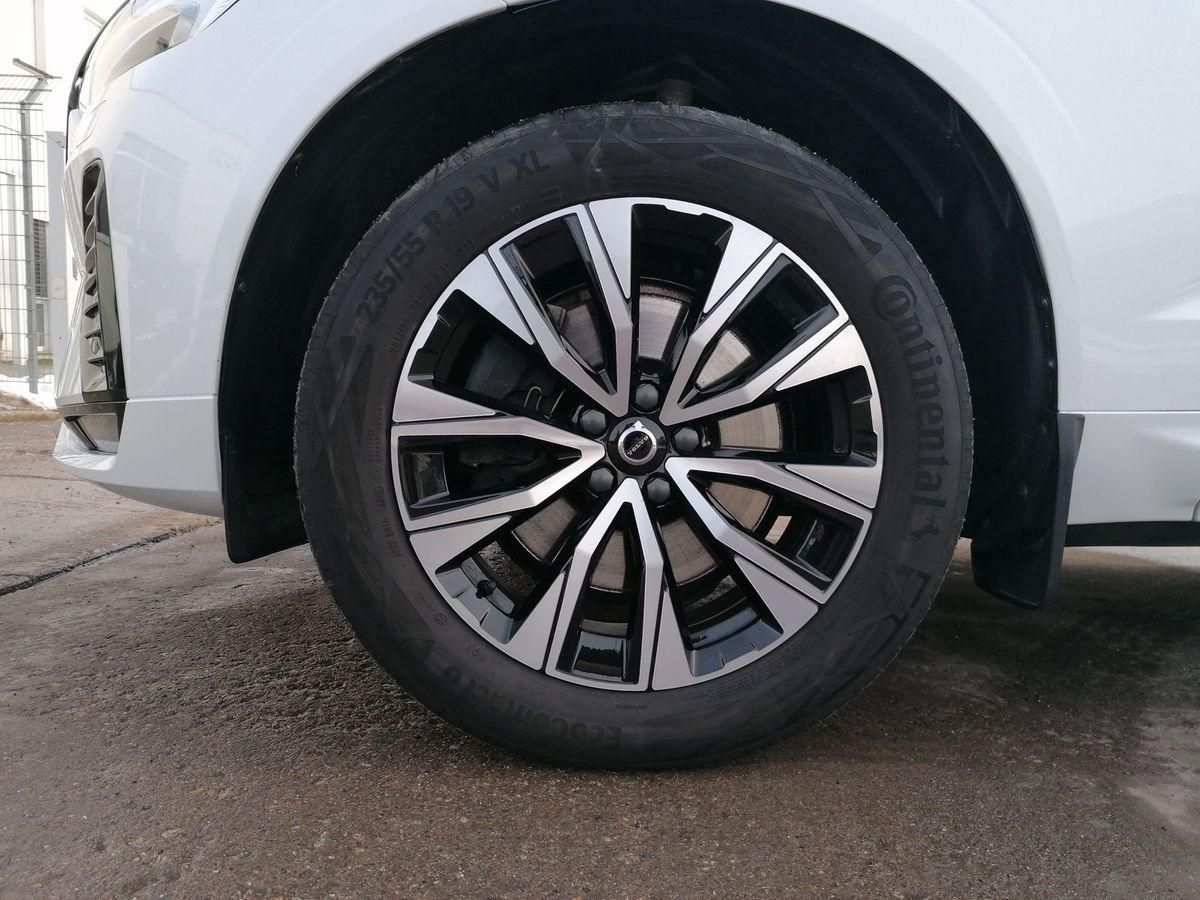 Volvo XC60 B4 AWD Plus Dark 4xSHZ ACC AHK FHZ H/K STHZ