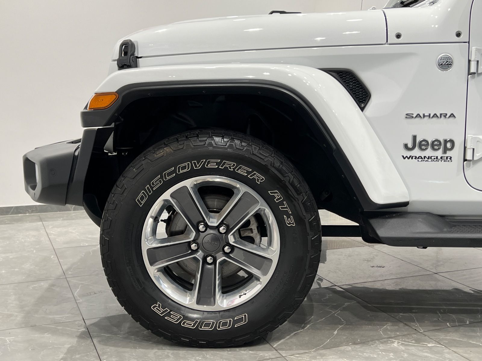 Jeep Wrangler Unlimited Sahara Softtop Sky One-Touch