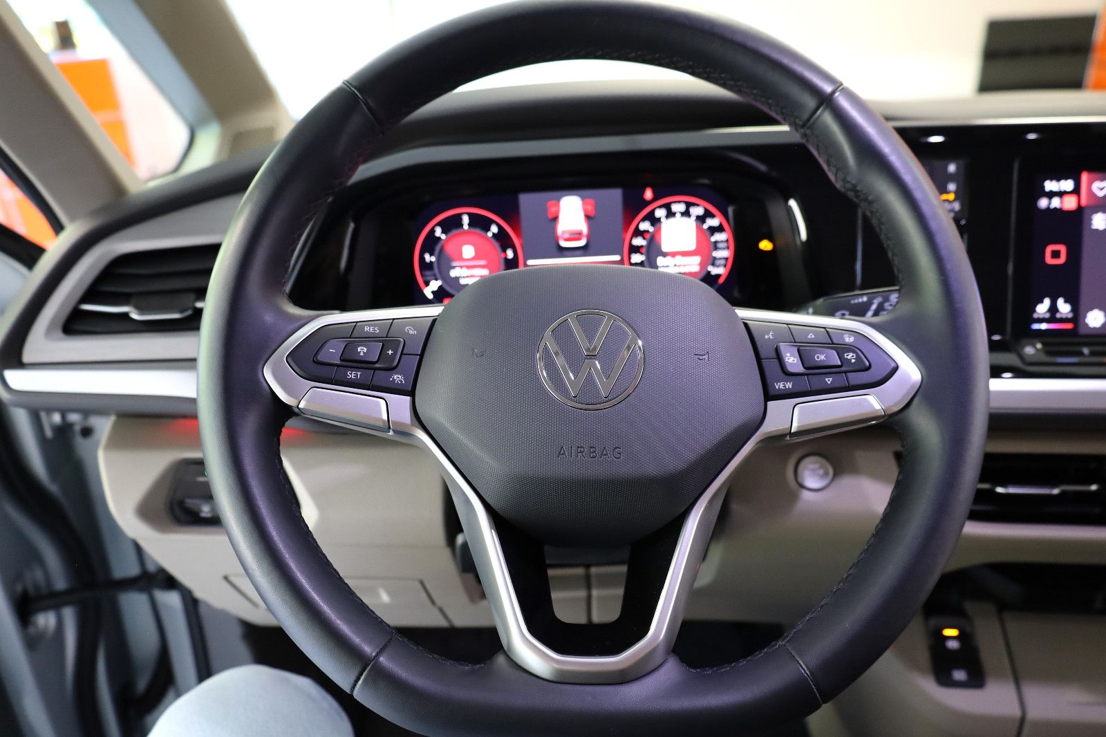 Volkswagen T7 2.0 TDI Multivan Edition - Samsaru's Car Outlet