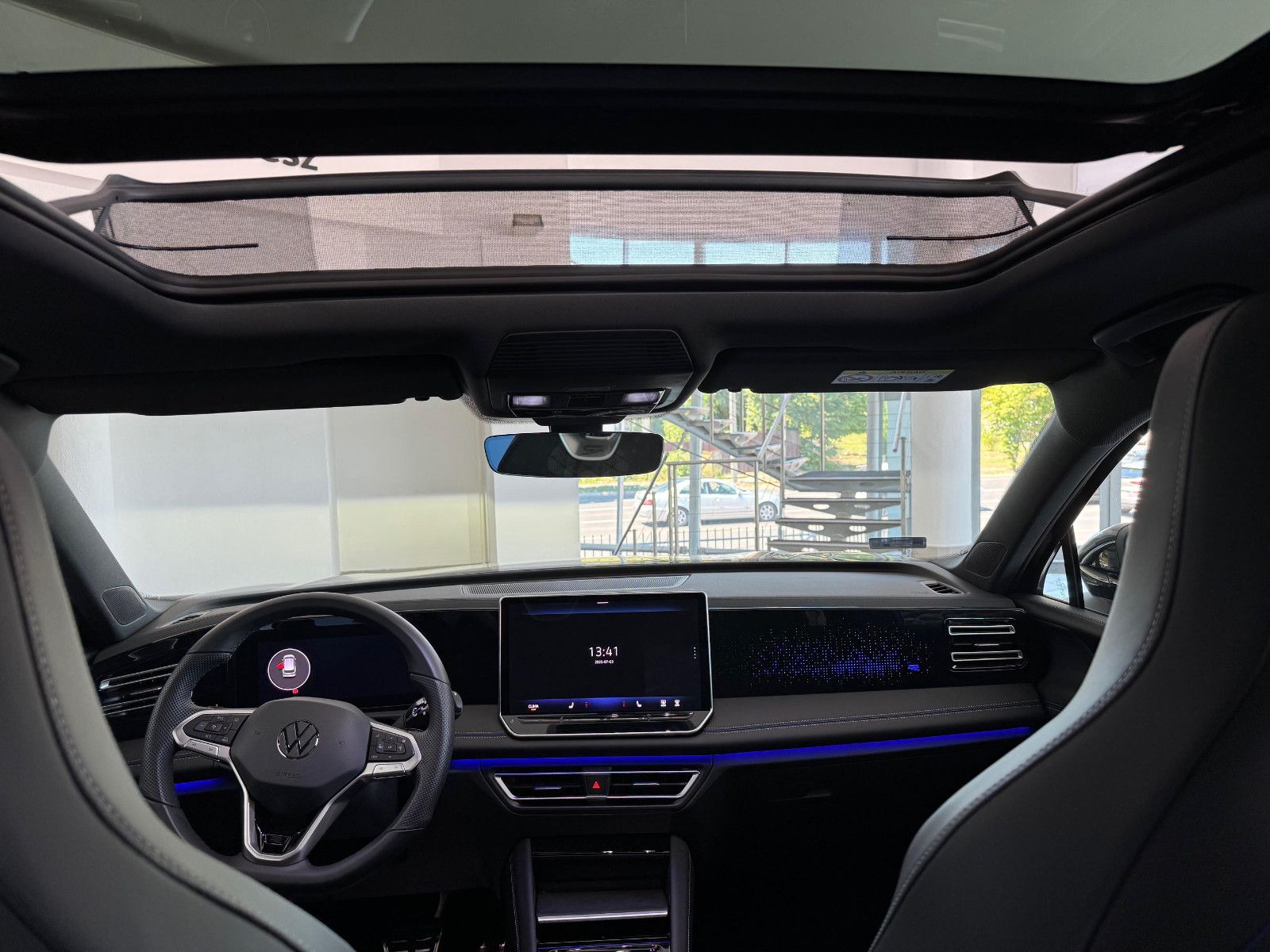 Volkswagen Tiguan TDI R-Line AHK 20Z Leder Pano Stand VOLL