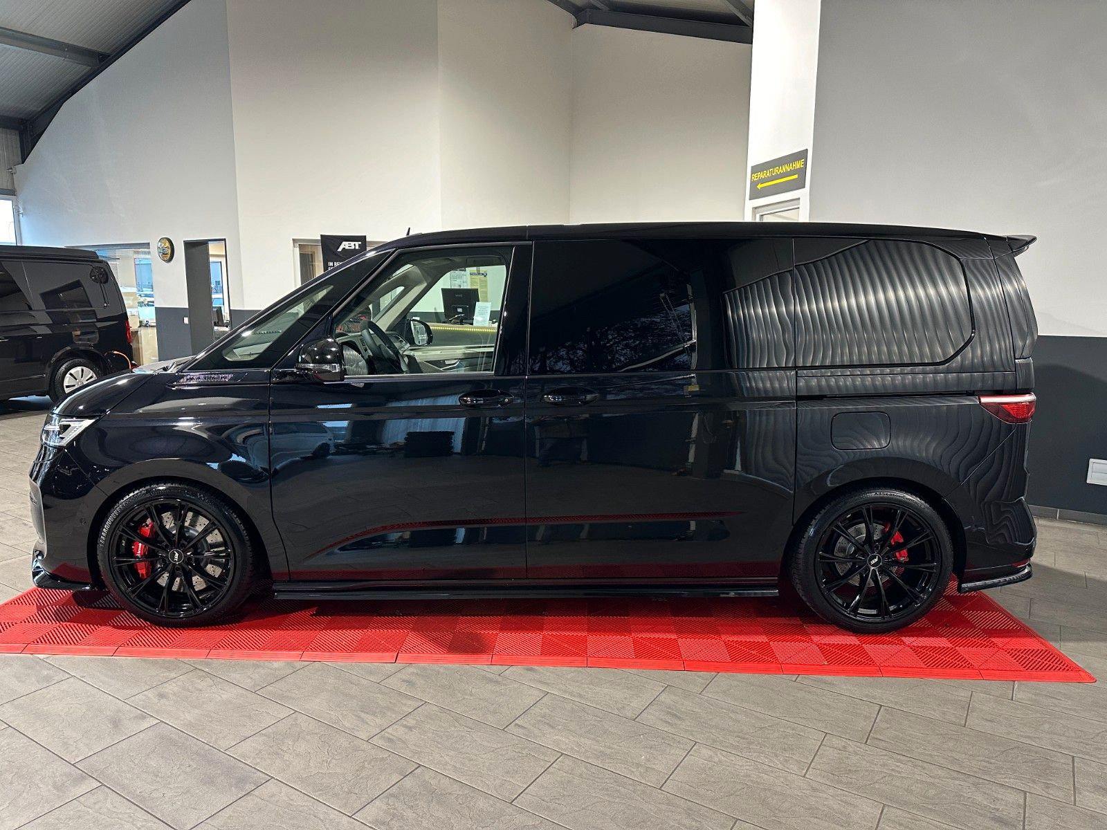 Volkswagen T7 Multivan ABT Edition - Samsaru's Car Outlet