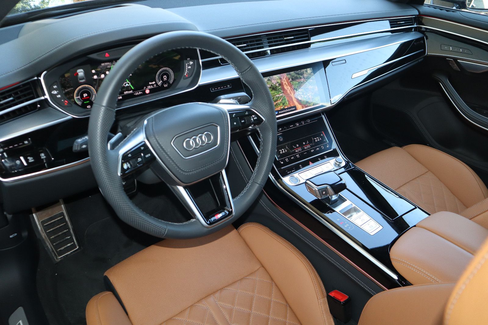 Audi A8L 60 TFSI e lang exclusive S-Line - Samsaru's Car Outlet