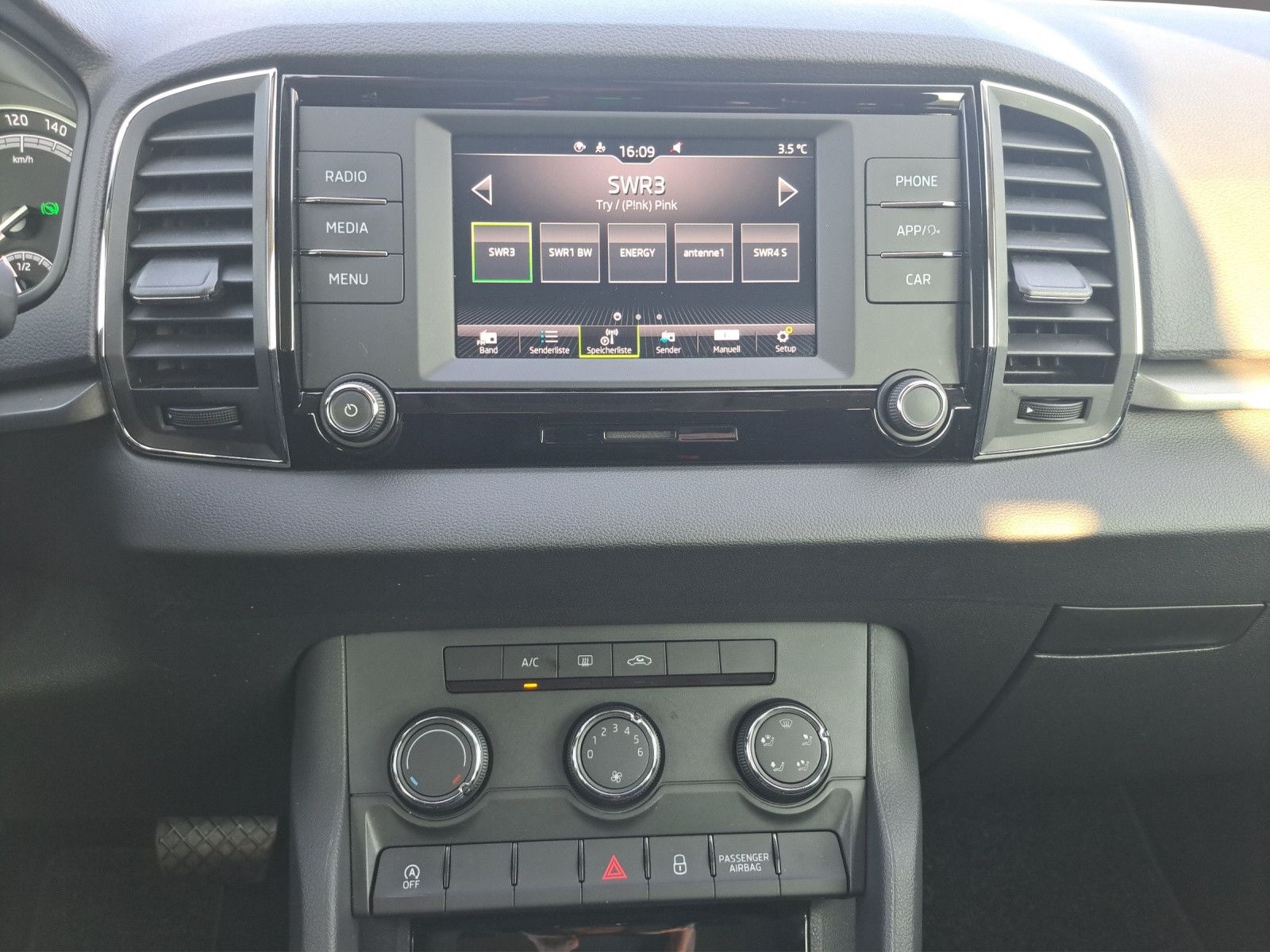Skoda Karoq Ambition 1.5 TSI DSG - Samsaru's Car Outlet