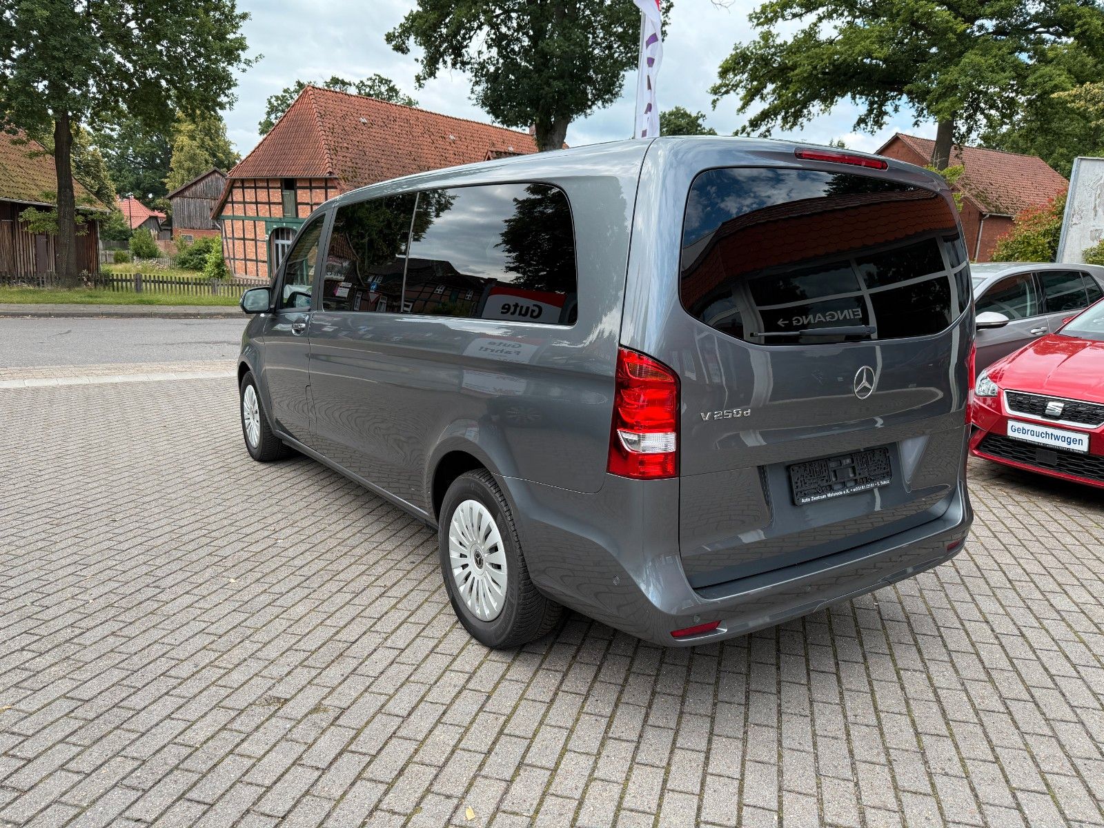 Mercedes-Benz V250 d - Samsaru's Car Outlet