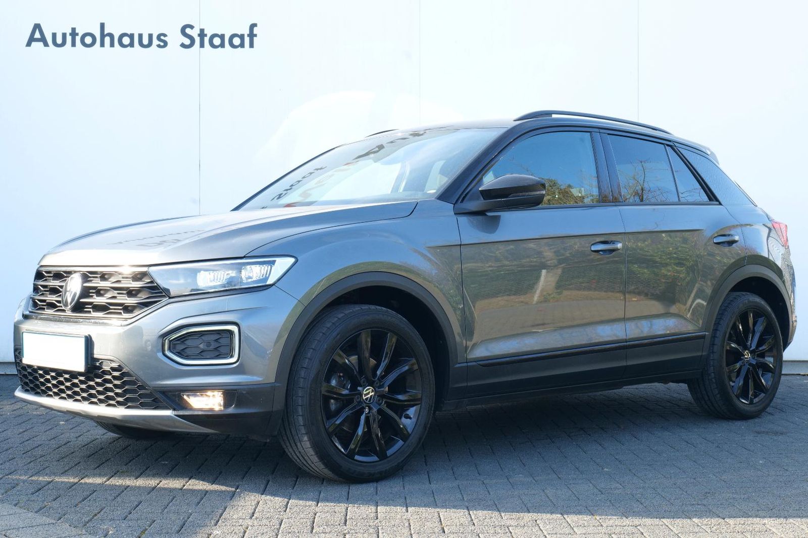 Volkswagen T-ROC Sport 1.5 TSI - Samsaru's Car Outlet