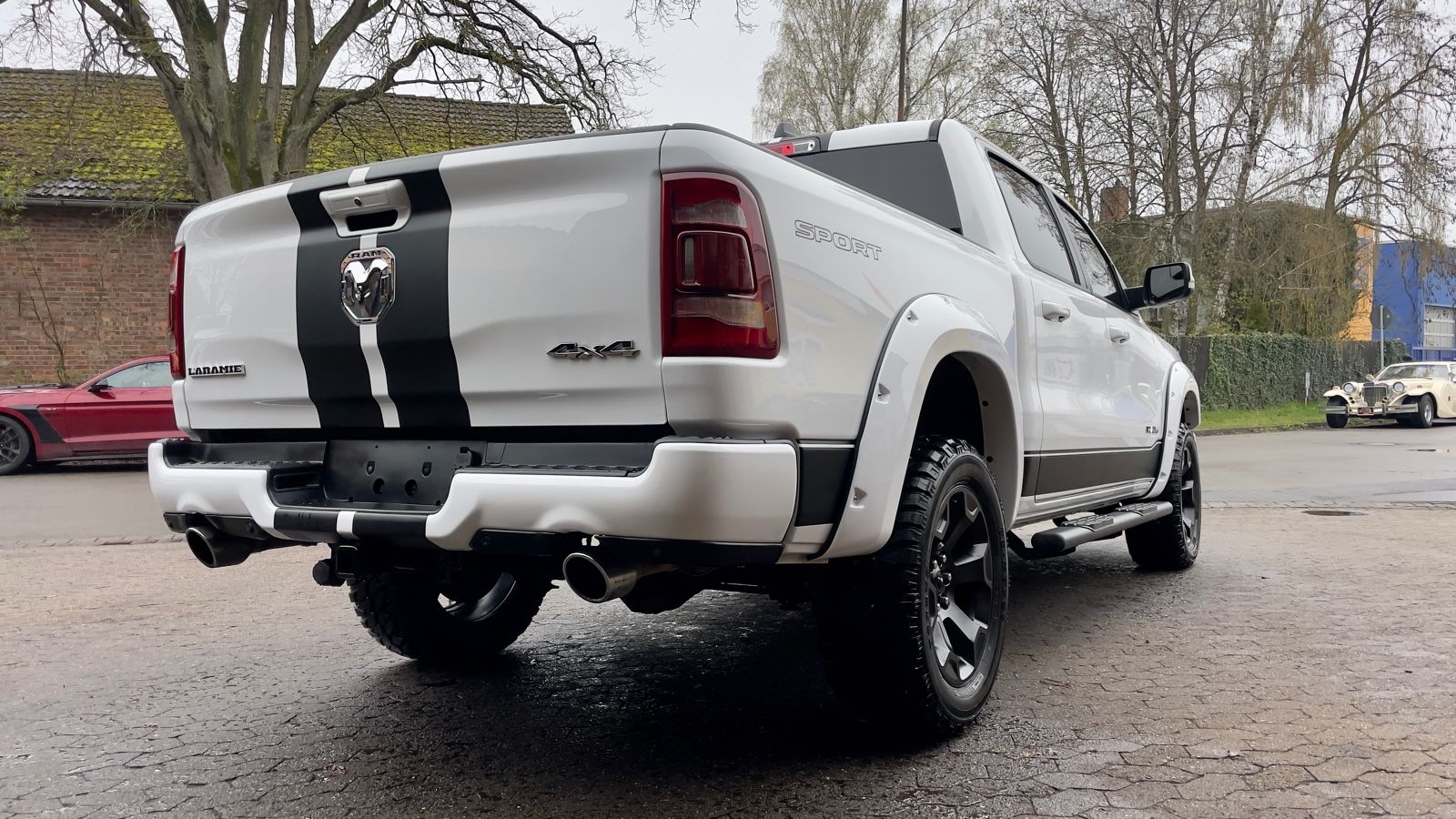 Dodge V8*4X4*OFF-ROAD*LARAMIE/SPORT*LED*AHK*GARANTE*