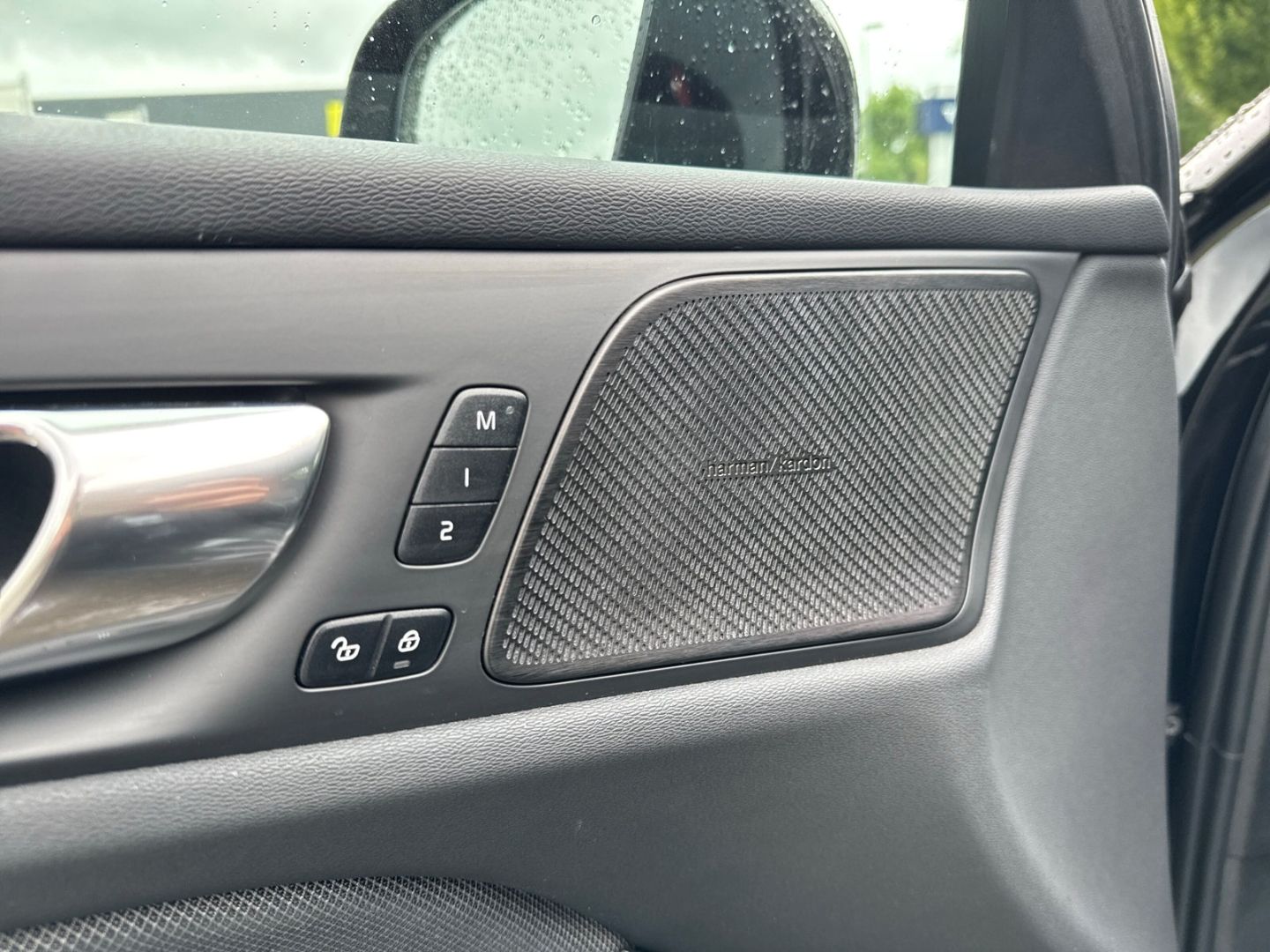 Volvo S60 Plus Dark Plug-In Hybrid AWD T8 Twin Engine