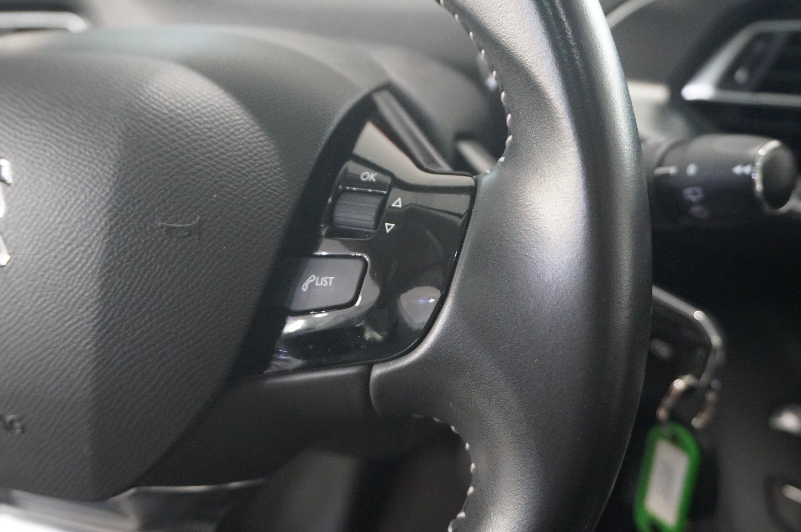 Peugeot 308 SW 1.5D ALLURE - Samsaru's Car Outlet