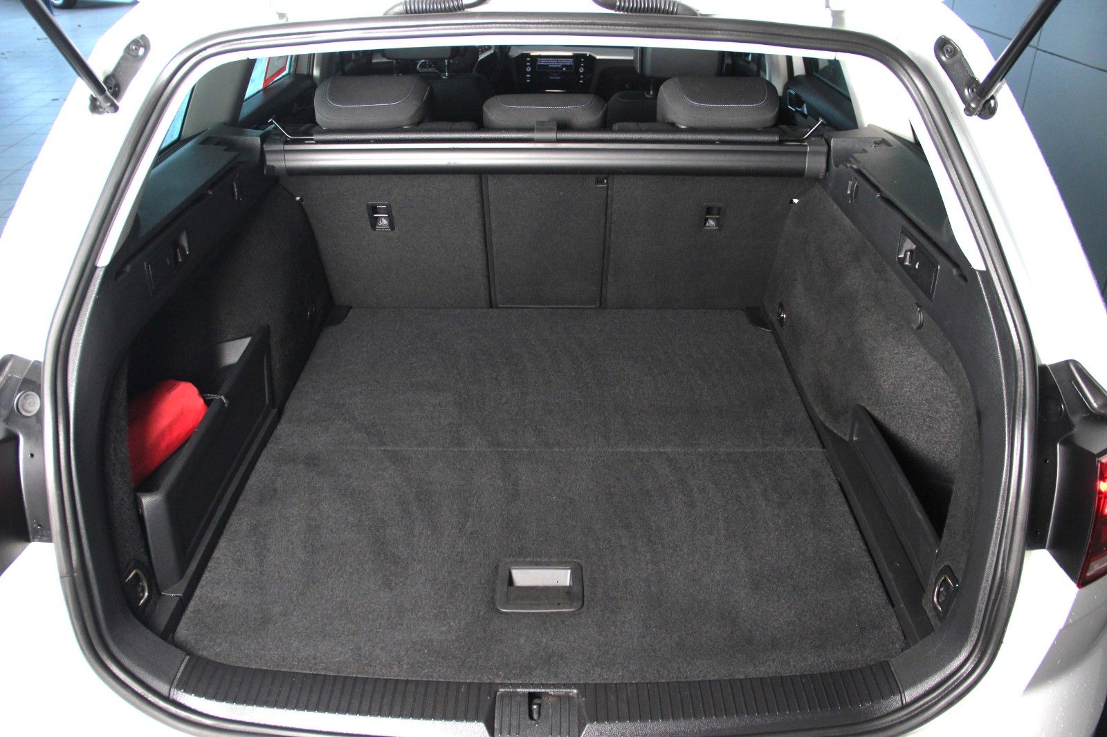 Volkswagen Passat Variant 1.4 GTE Hybrid - Samsaru's Car Outlet