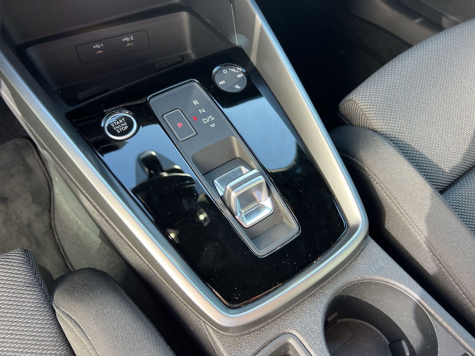 Audi A3 Sportback 40 TFSI e-tron S-LINE+LED+NAVI+AHK