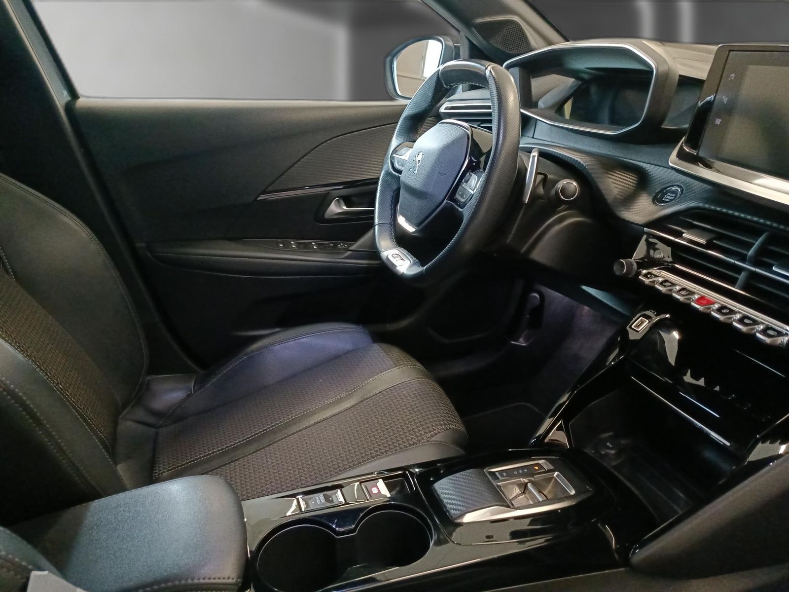 Peugeot 208 1.2 Pure Tech GT - Samsaru's Car Outlet