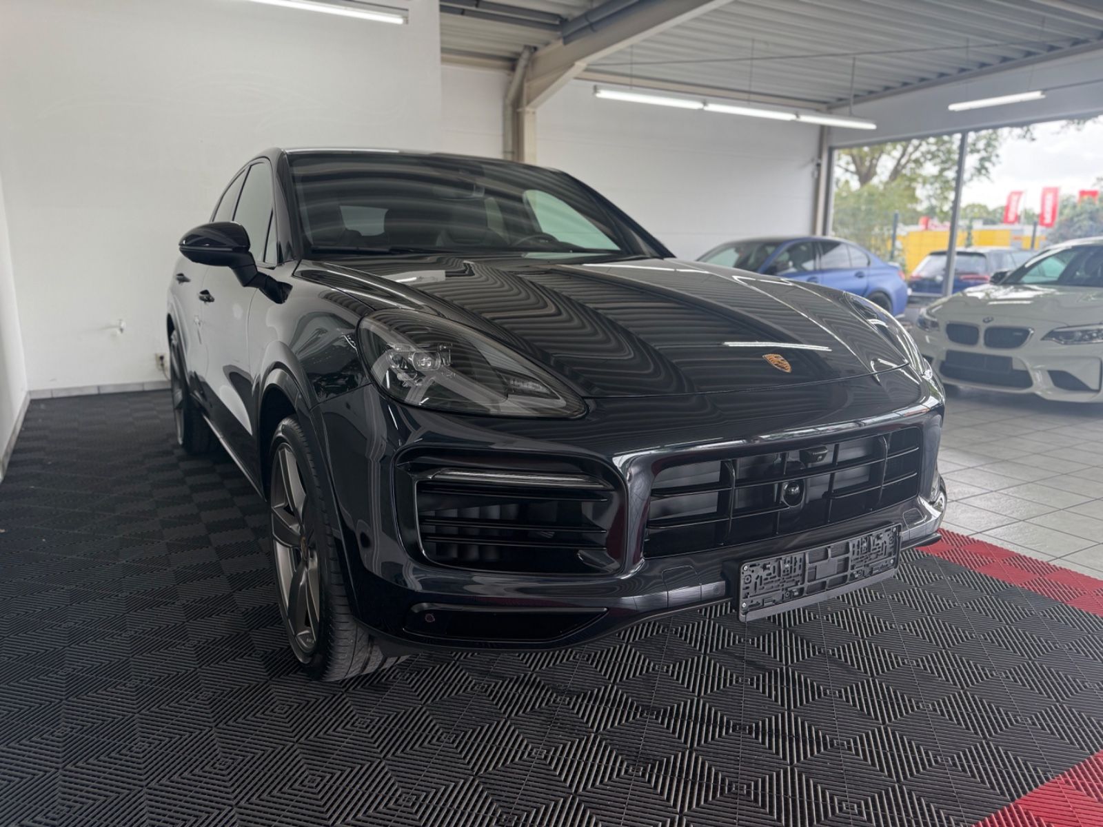 Porsche Cayenne Coupe Platinum Edition 1.Hand Approved