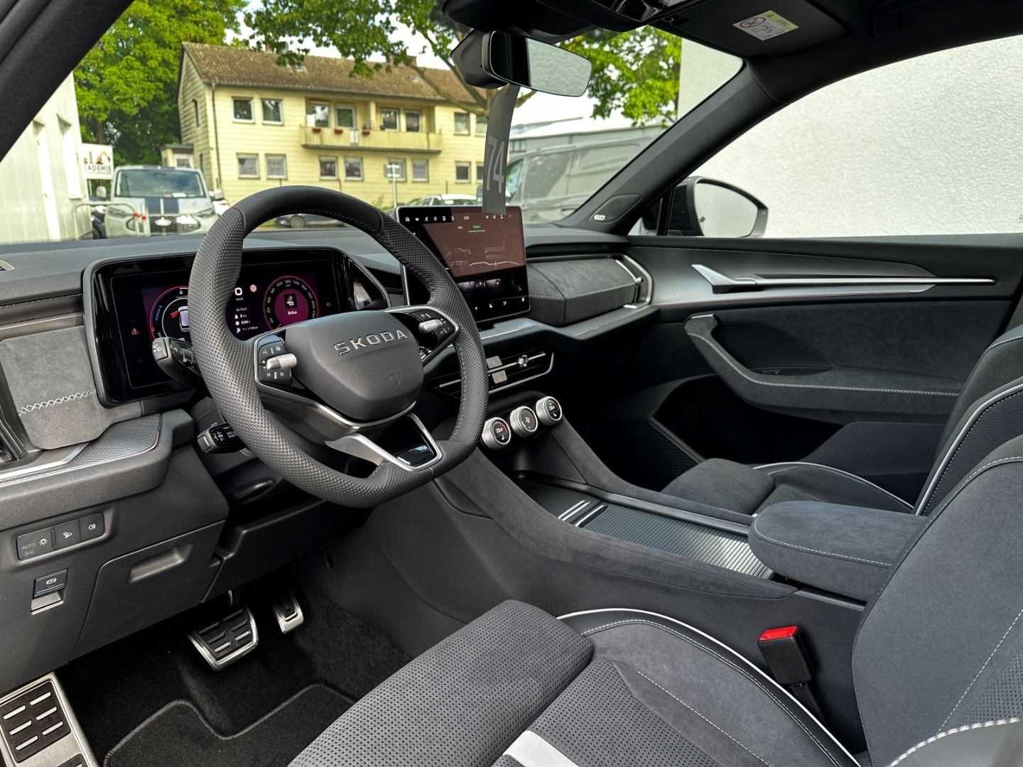 Skoda Kodiaq II 1.5 TSI iV DSG Sportline DCC AHK Matri