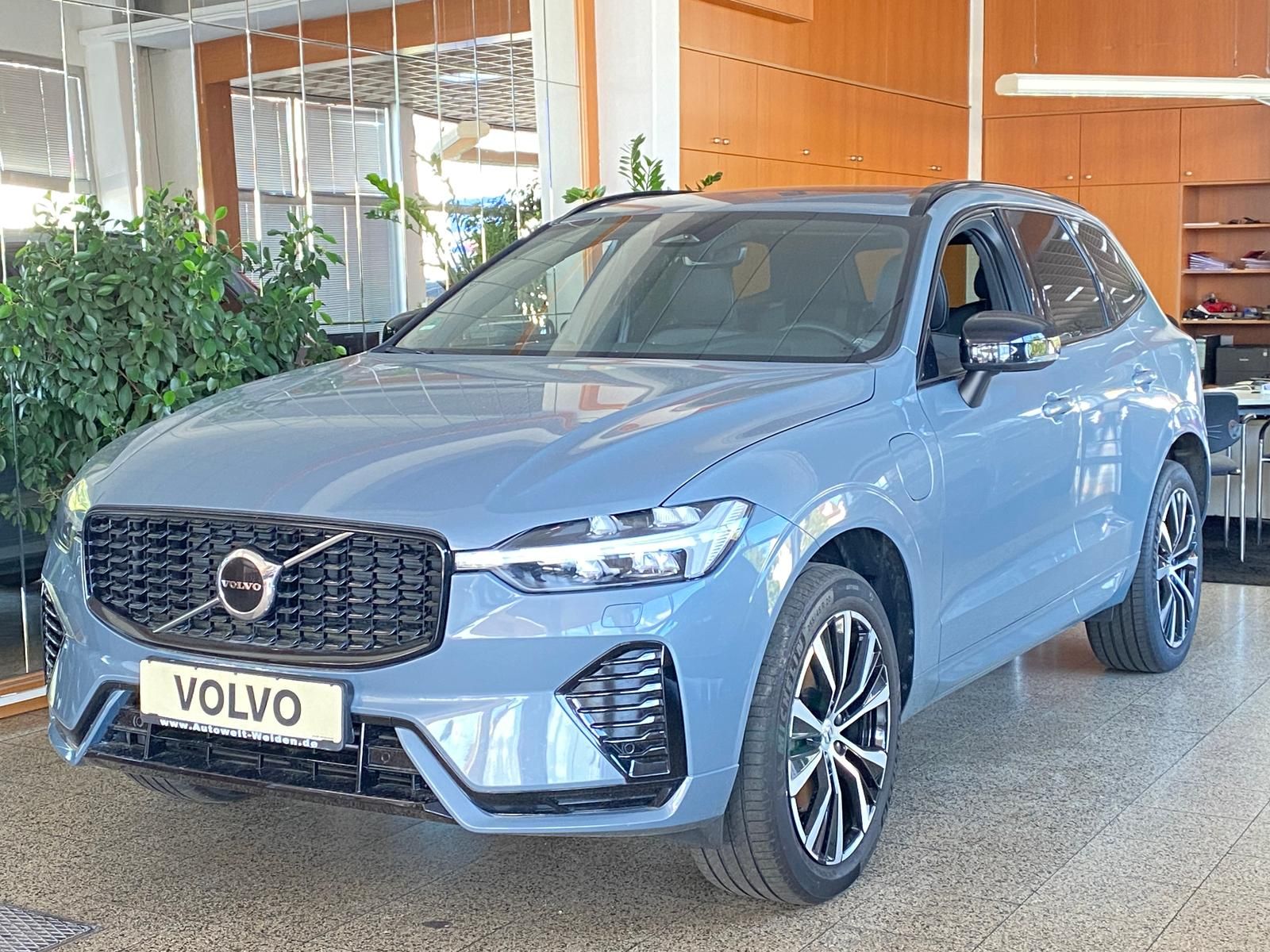 Volvo XC60 T8 Recharge Plug-In Hybrid AWD R Design