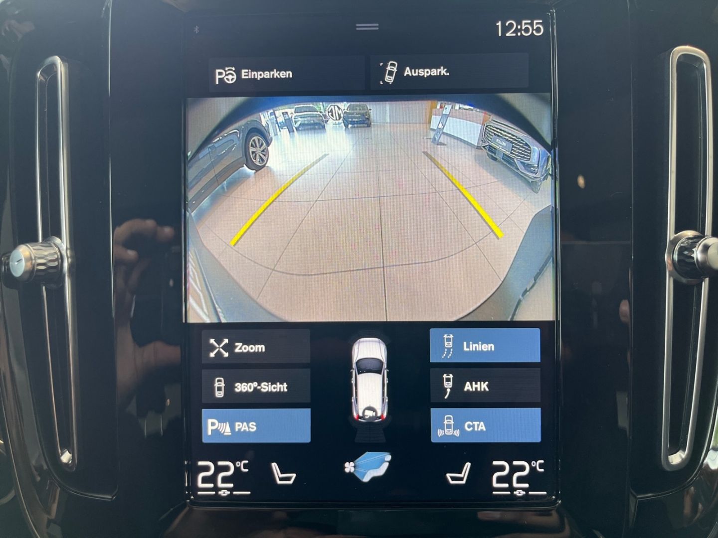 Volvo XC40 T5 Recharge R-Design - Samsaru's Car Outlet