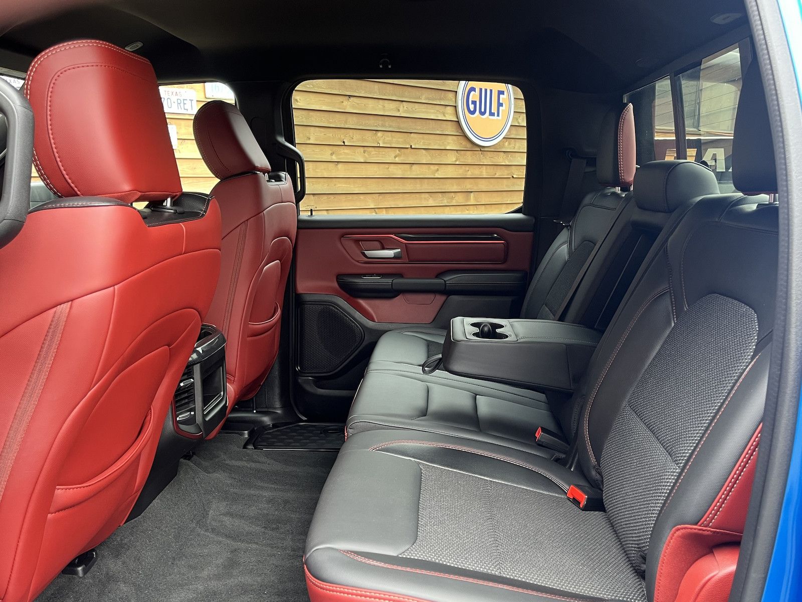Dodge RAM 1500 REBEL 4x4 LPG AHK 5,7L LED Rollbar