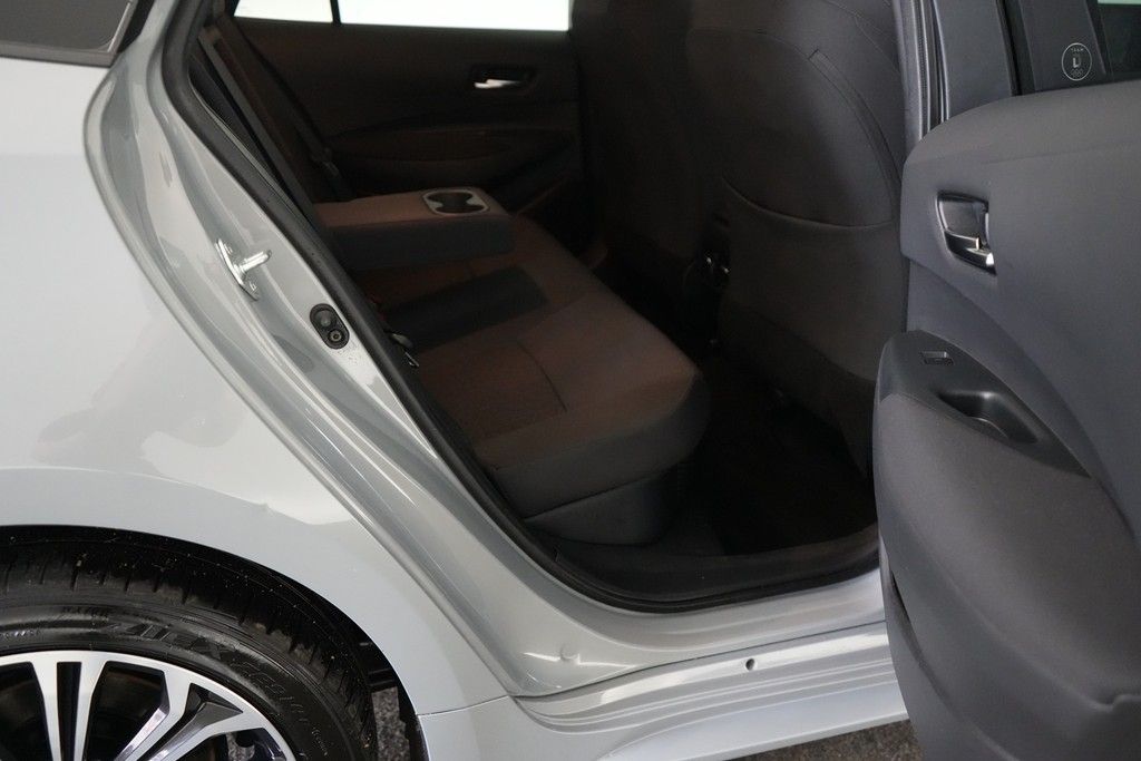 Toyota Corolla Touring 1.8 Hybrid - Samsaru's Car Outlet