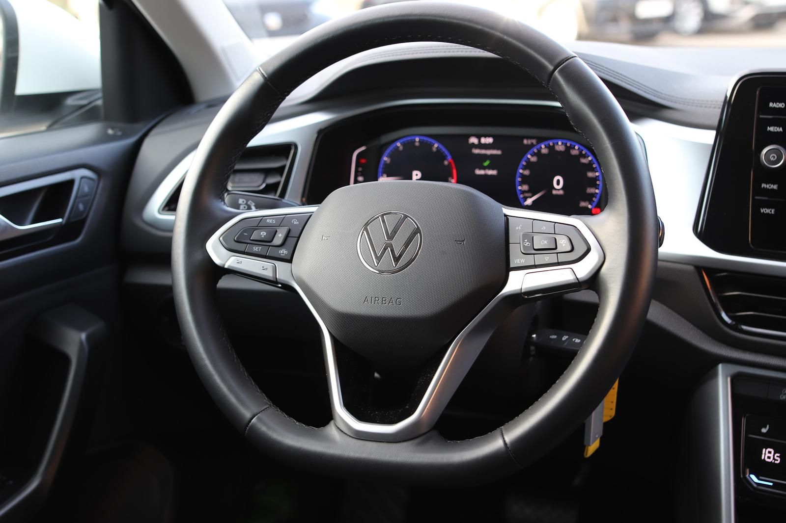Volkswagen T-Roc 1.5 TSI Life DSG - Samsaru's Car Outlet