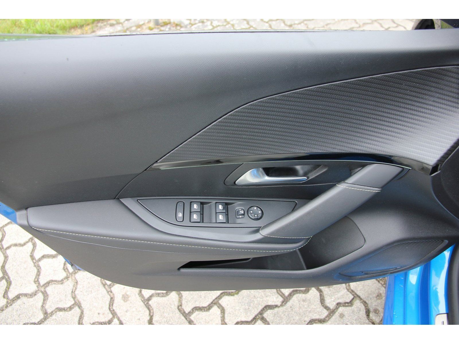 Peugeot 208 e-GT - Samsaru's Car Outlet