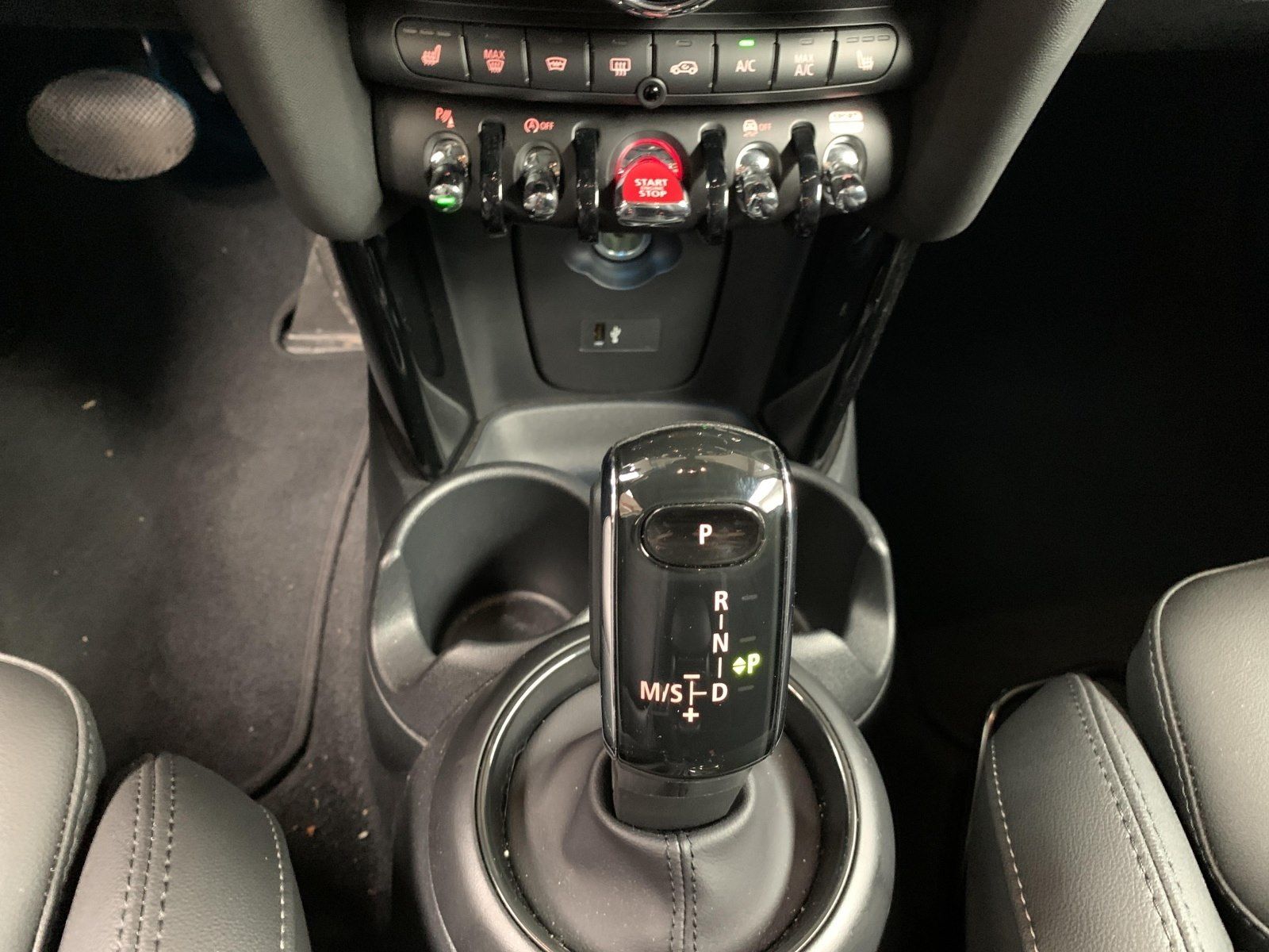MINI Cooper 5-Türer Aut. - Samsaru's Car Outlet