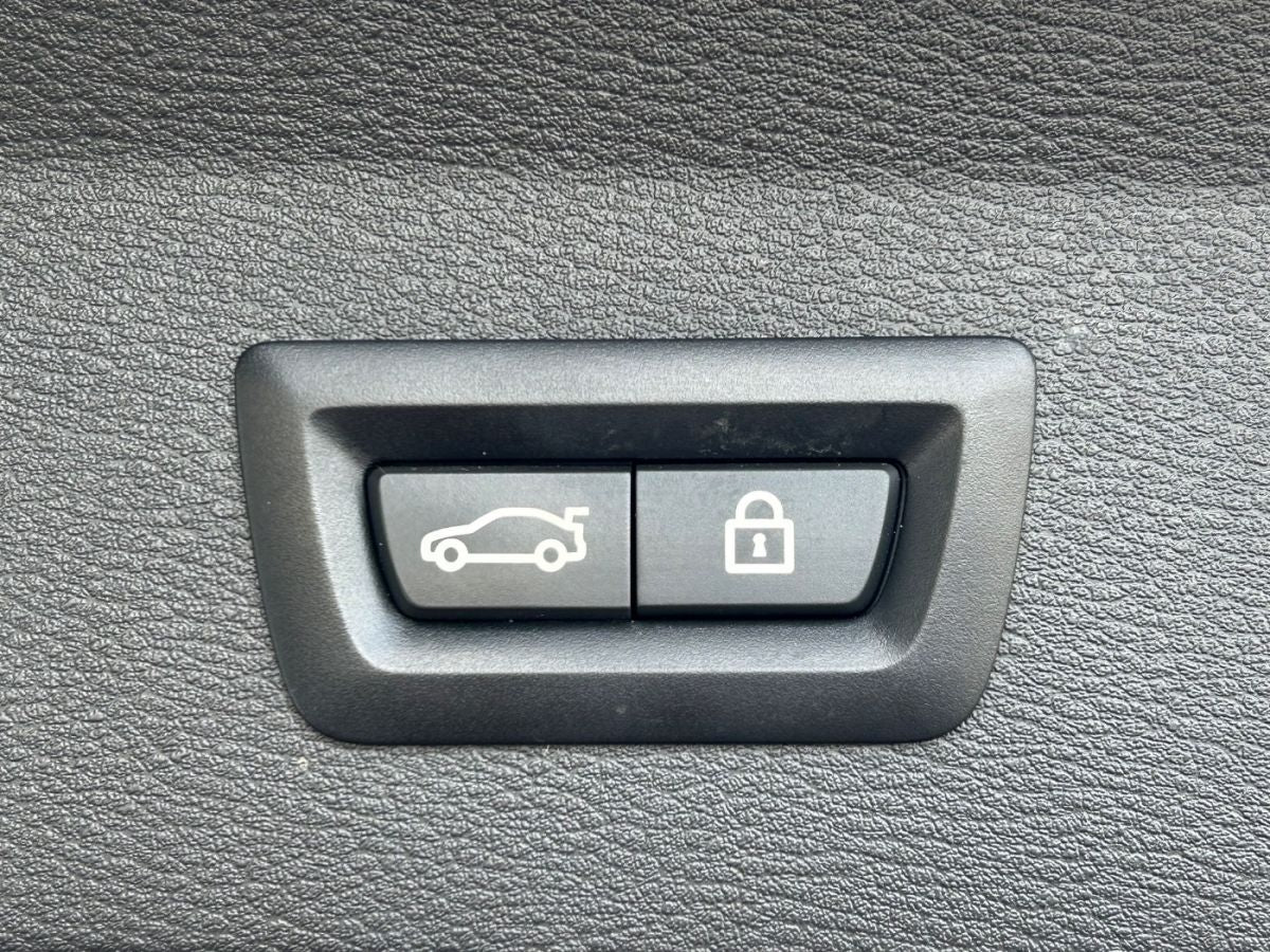 BMW X1 xDrive25e Adv. - Samsaru's Car Outlet