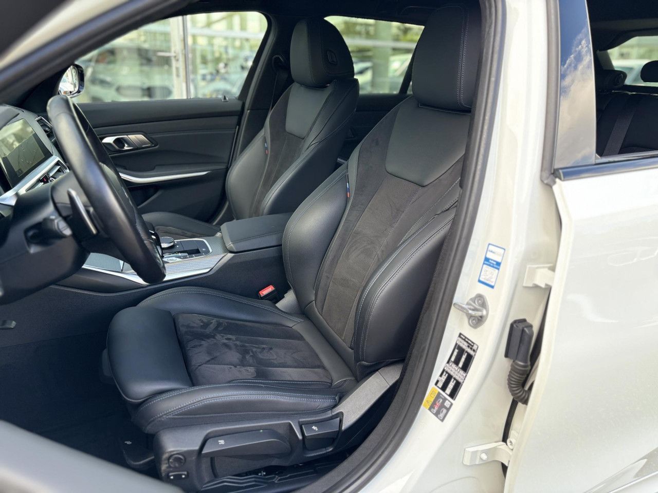 BMW 330e T. M Sport - Samsaru's Car Outlet